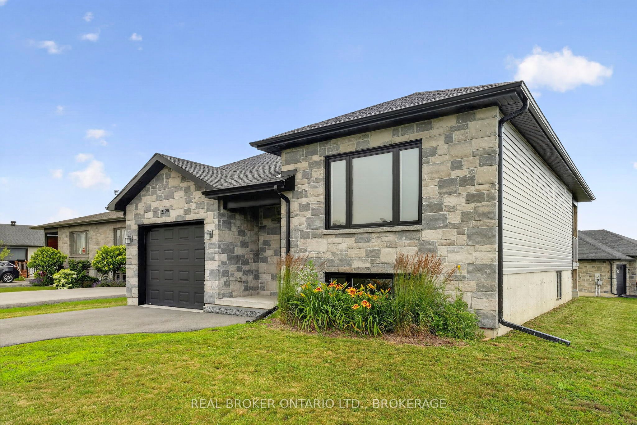 2199 Burke Avenue, Cornwall, ON K6H 0H5 photo 2