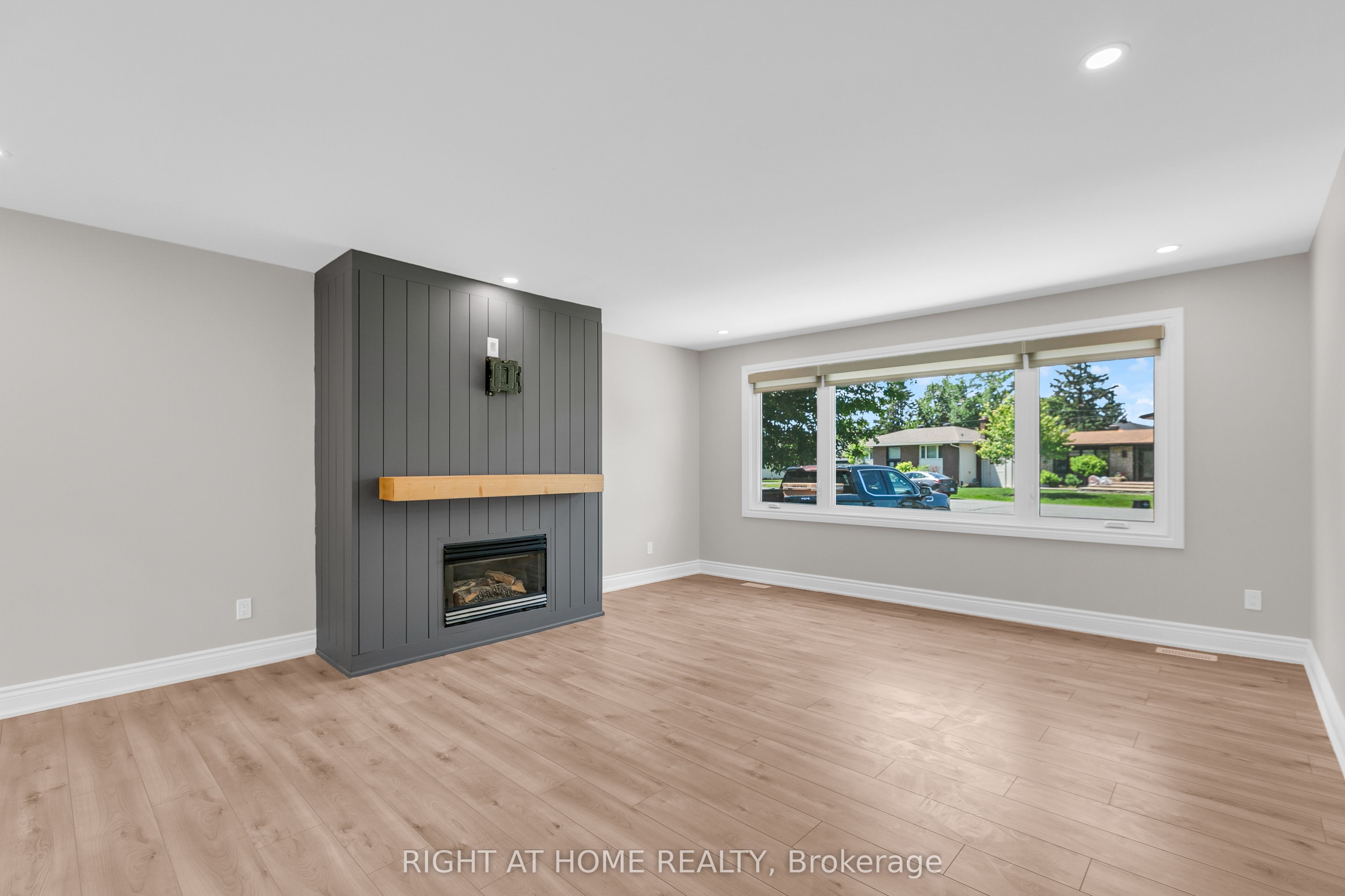 29 Horner Drive A, Crystal Bay - Rocky Point - Bayshore, ON K2H 5E8 photo 2