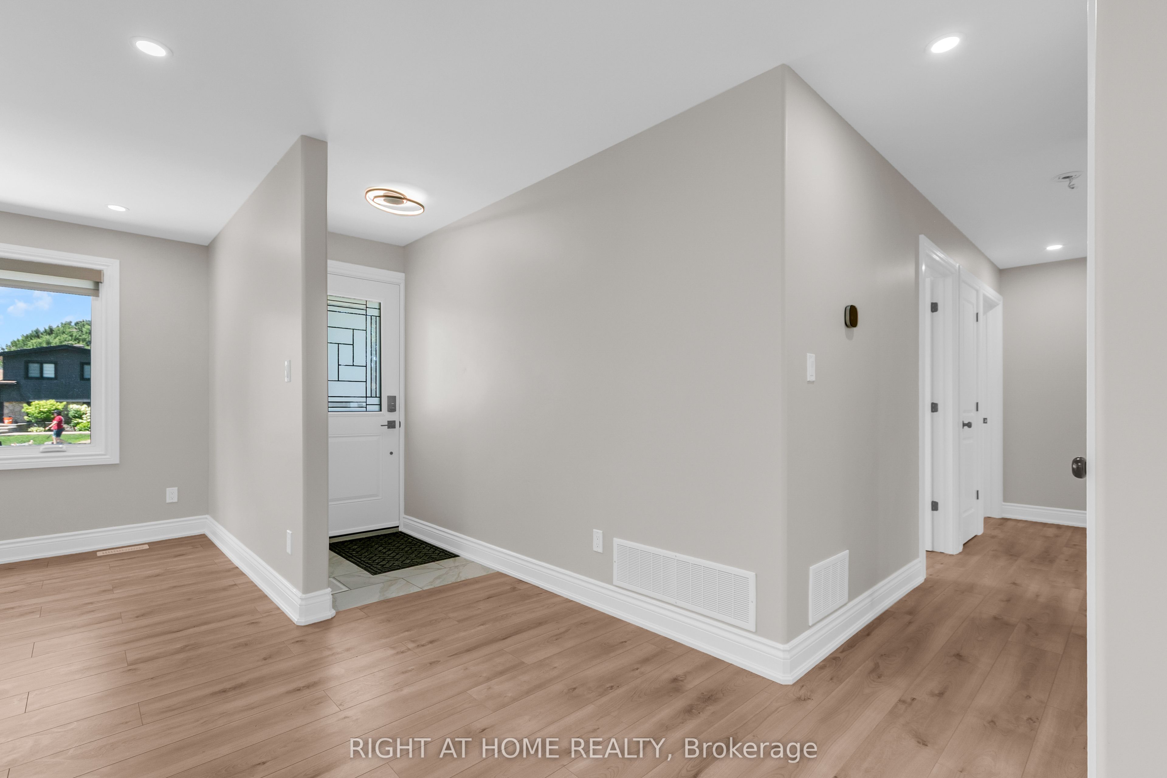 29 Horner Drive A, Crystal Bay - Rocky Point - Bayshore, ON K2H 5E8 photo 4