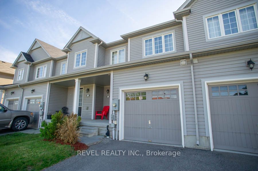 153 English Lane, Brantford, ON N3T 0J3 photo 2