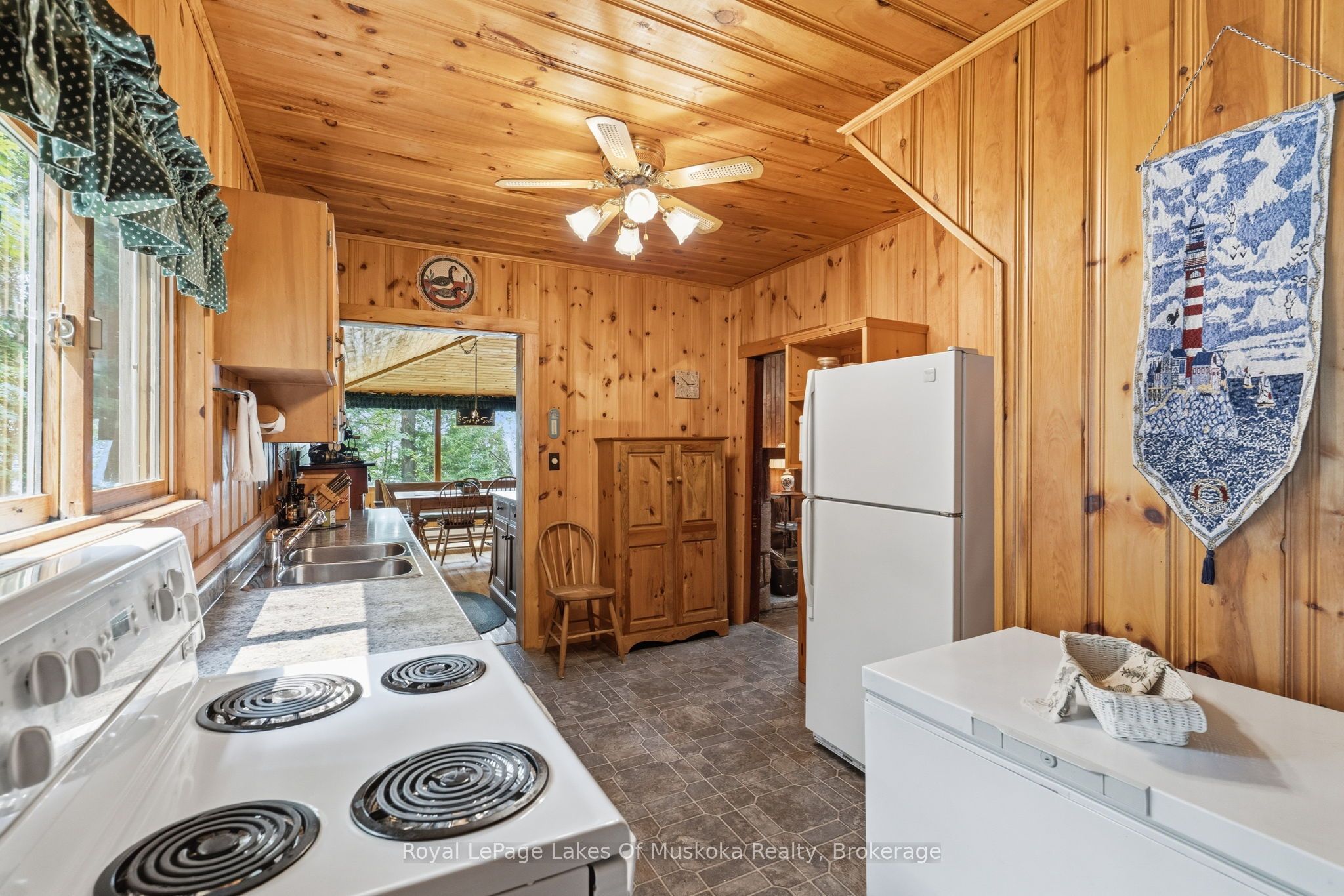 1507 Old Hwy 117 Road, Lake of Bays, ON P0B 1A0 photo 2