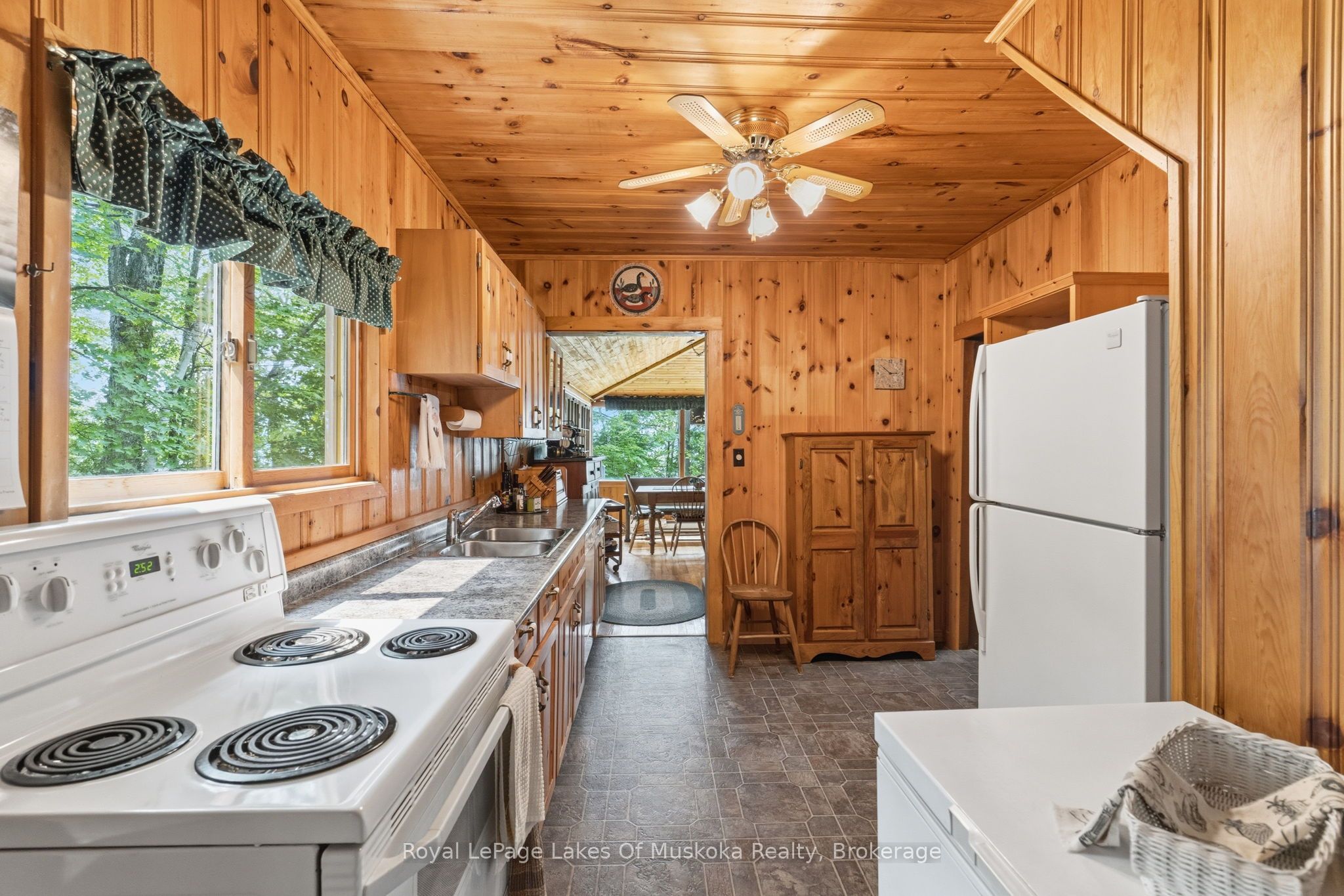 1507 Old Hwy 117 Road, Lake of Bays, ON P0B 1A0 photo 4