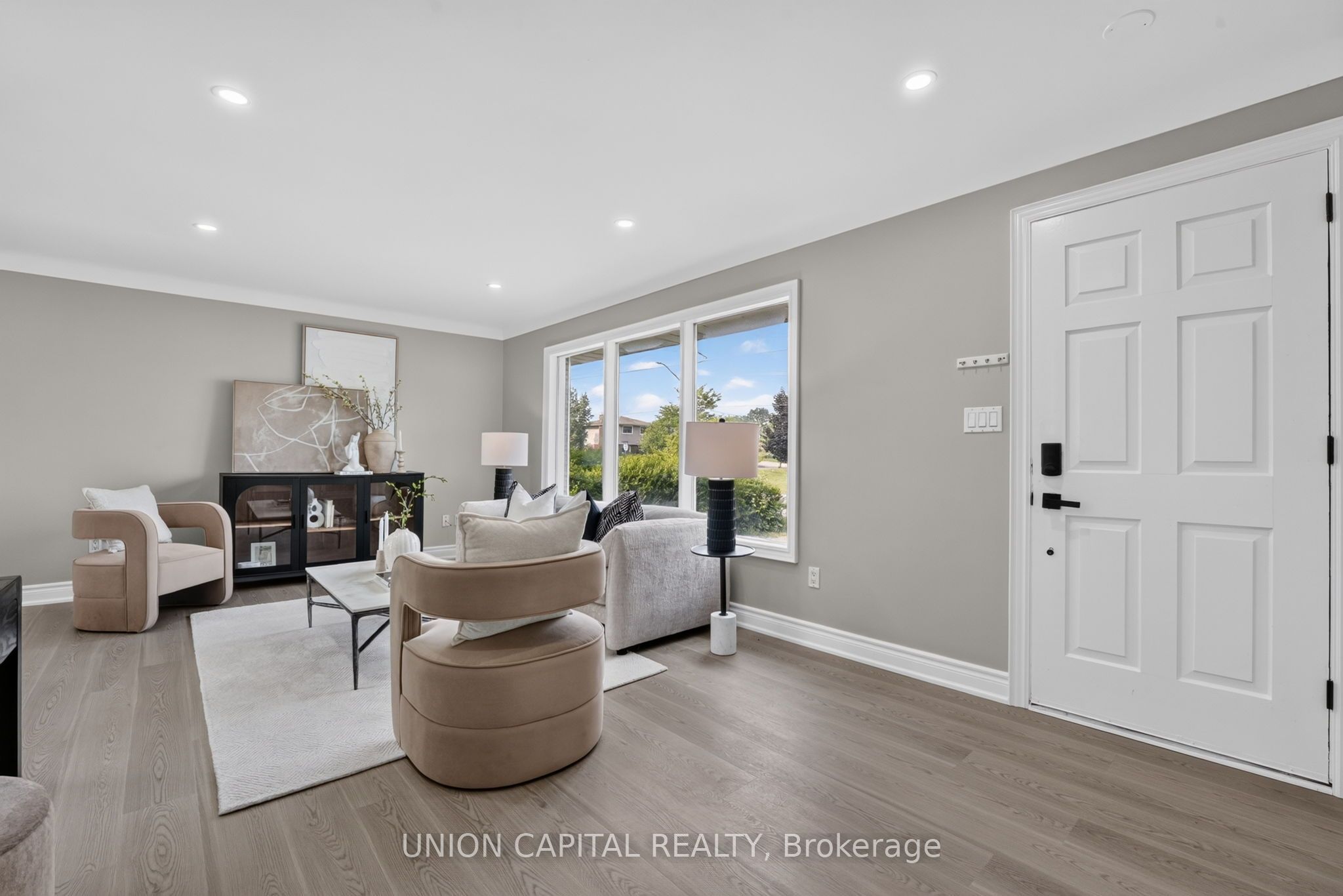 30 Collier Road N, Thorold, ON L2V 2X1 photo 3
