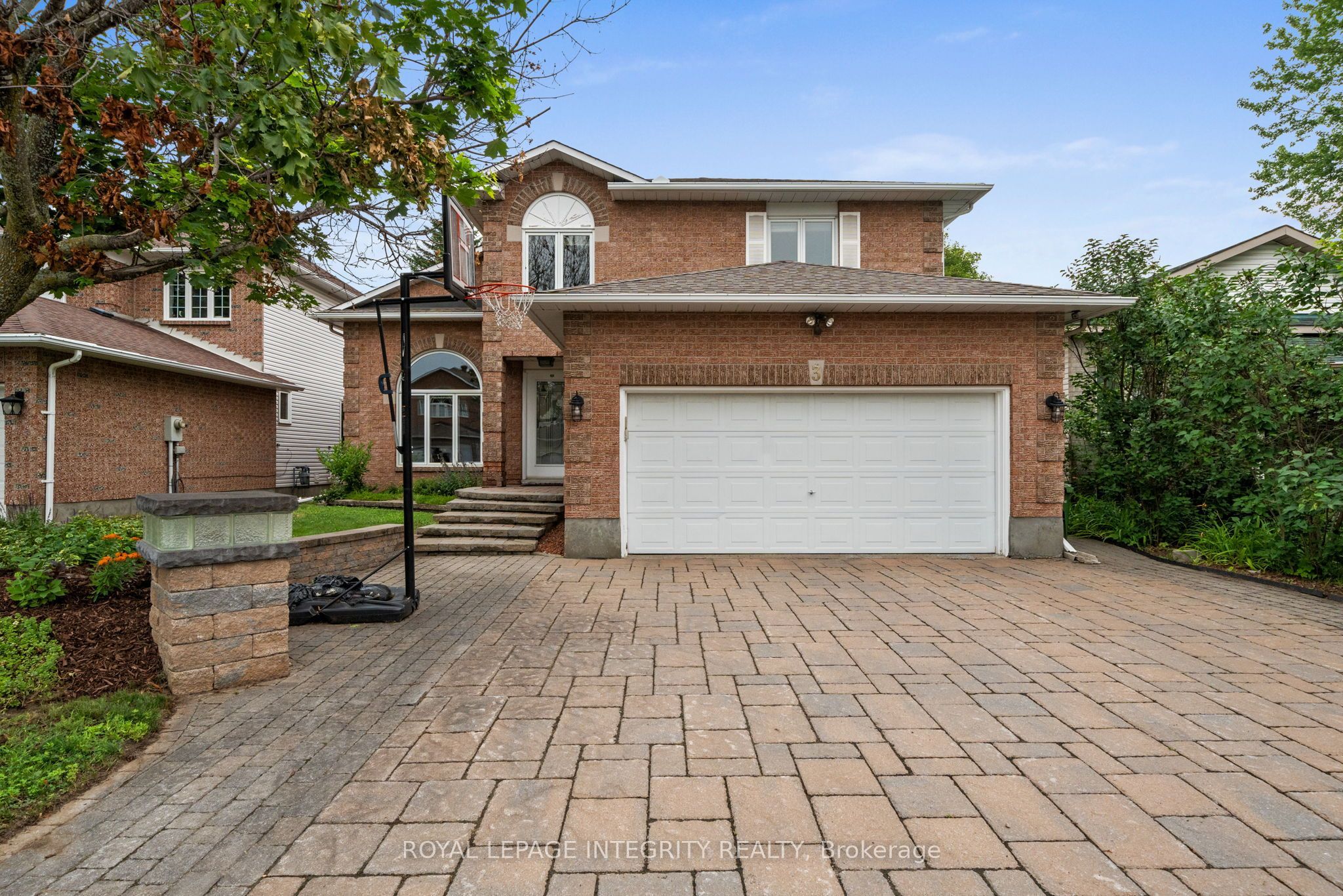 3 Nakota Way, Barrhaven, ON K2J 4E9