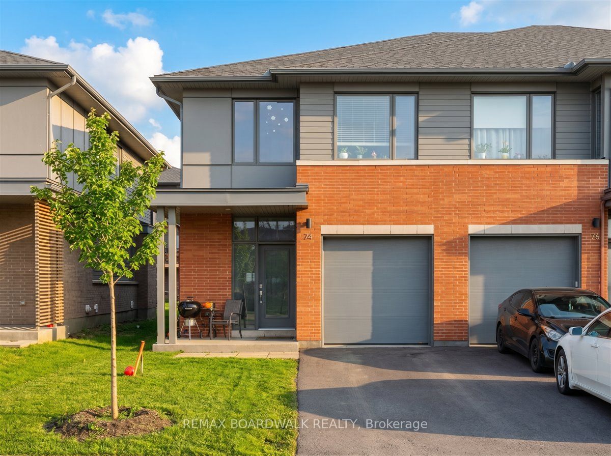 74 Michael Stoqua Street, Manor Park - Cardinal Glen and Area, ON K1K 5A2