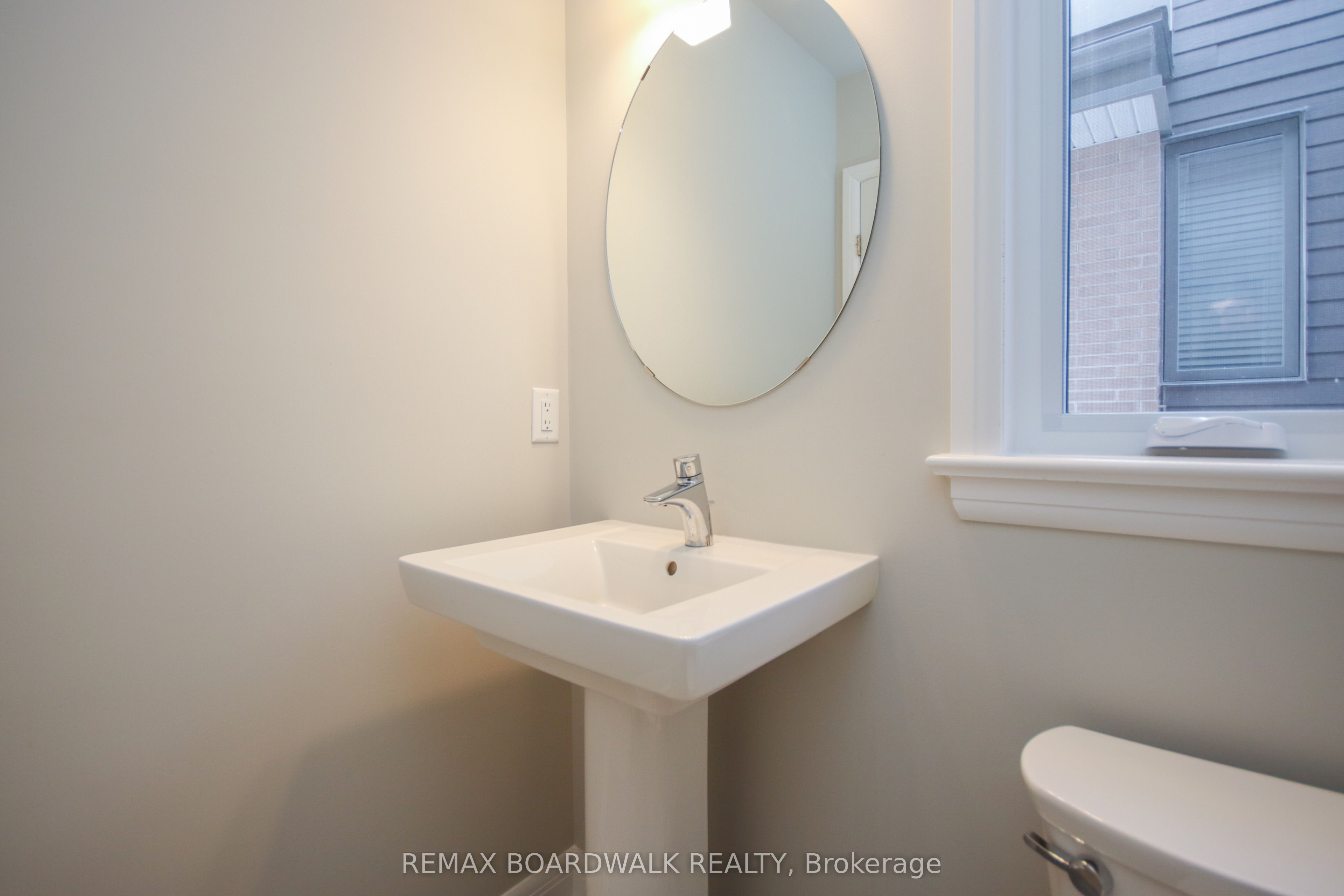 74 Michael Stoqua Street, Manor Park - Cardinal Glen and Area, ON K1K 5A2 photo 5