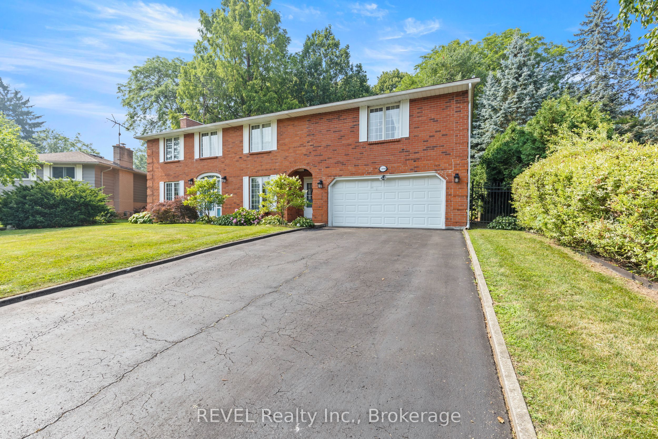 7190 Waterloo Drive, Niagara Falls, ON L2J 1E2 photo 2