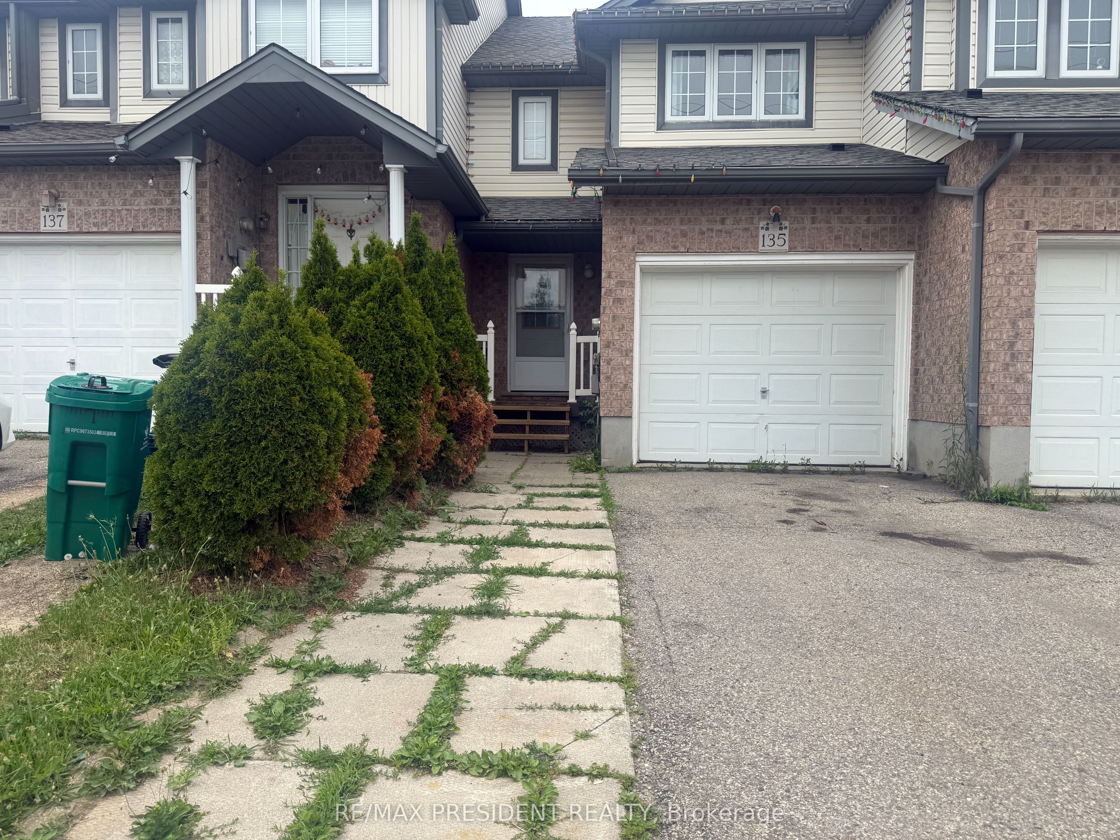 135 Activa Avenue, Kitchener, ON N2E 3T3 photo 4