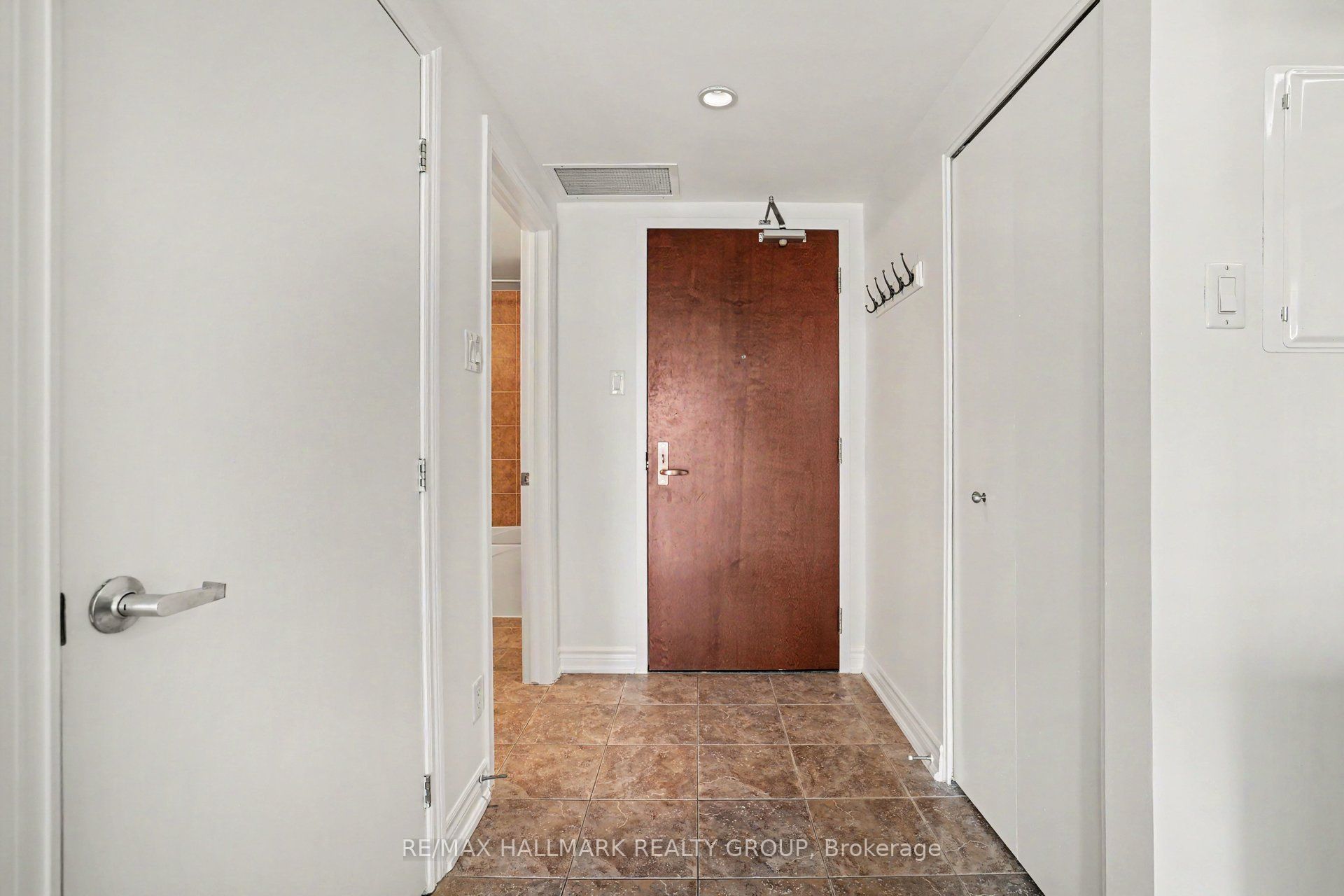 234 Rideau Street 1304A, Lower Town - Sandy Hill, ON K1N 0A9 photo 3
