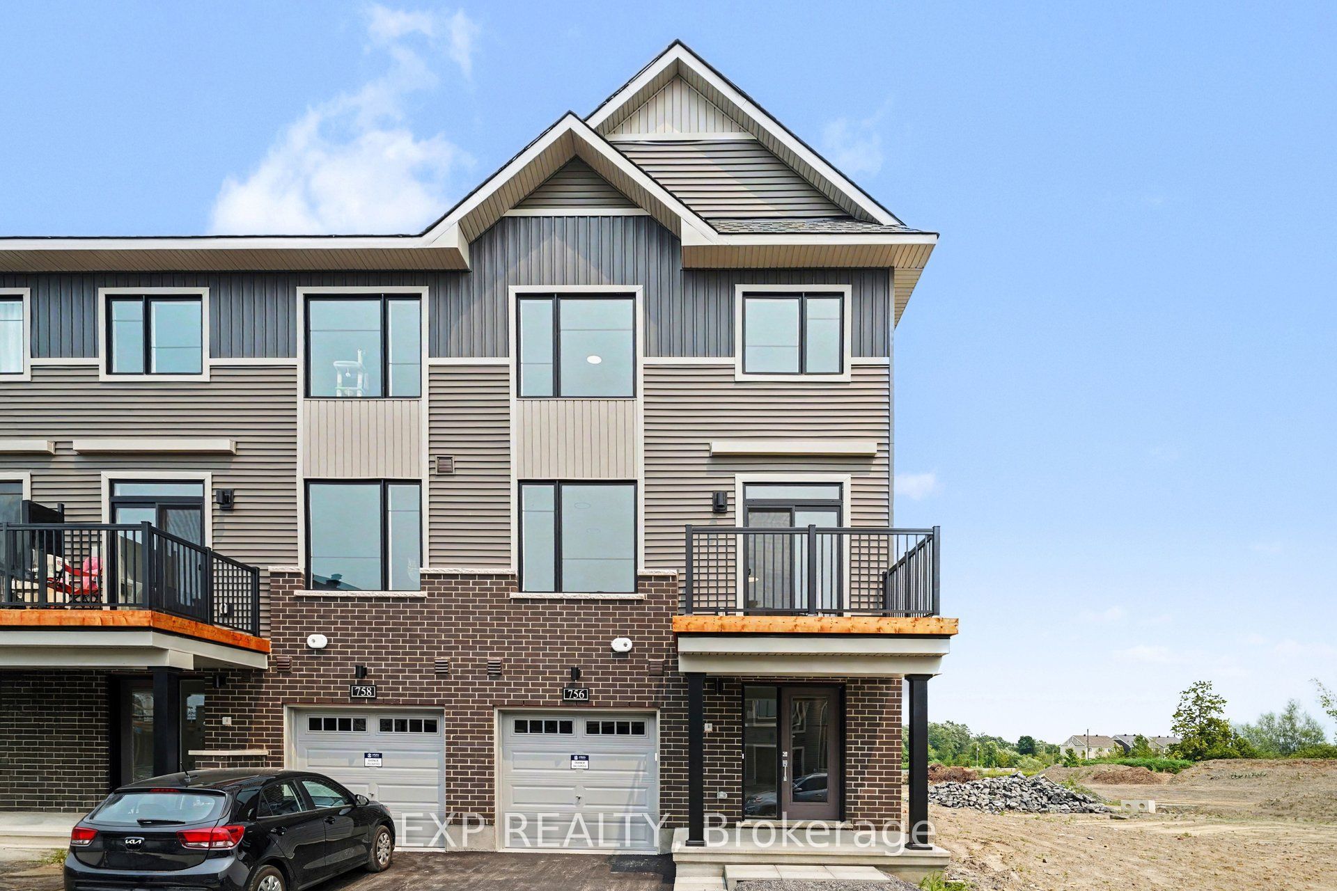 756 Tadpole Crescent, Barrhaven, ON K2J 6K4
