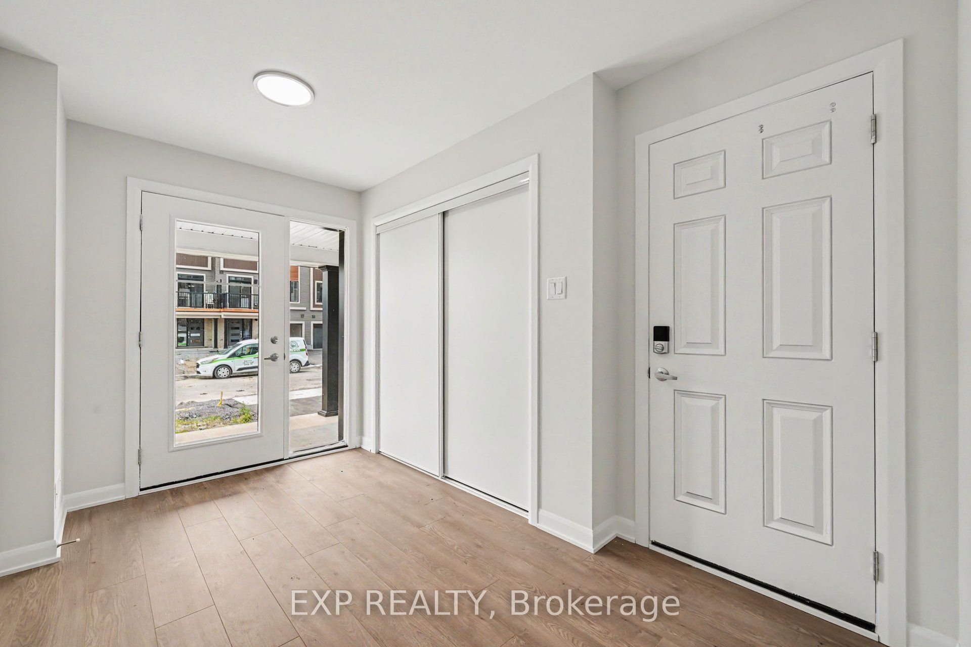 756 Tadpole Crescent, Barrhaven, ON K2J 6K4 photo 5