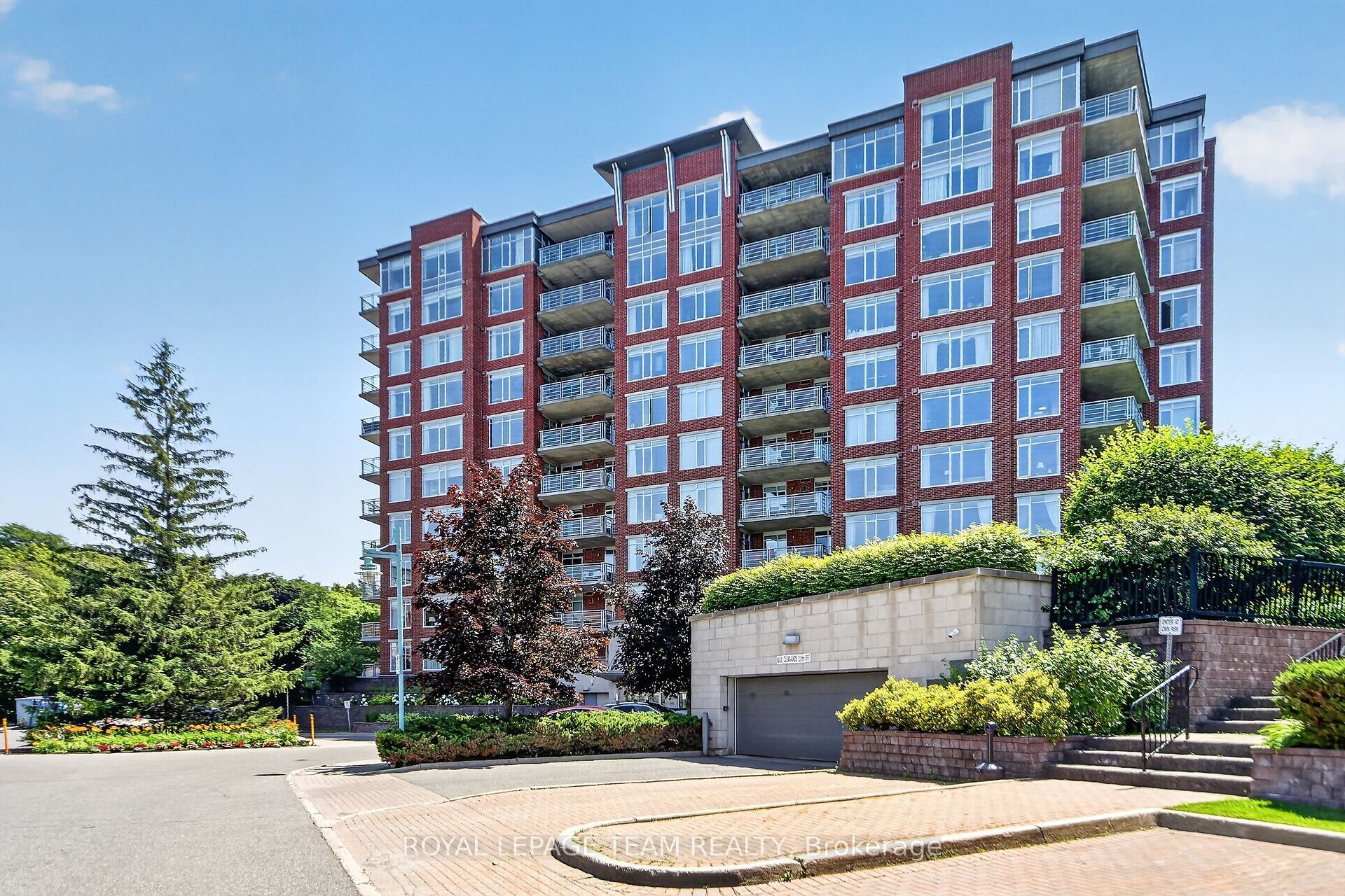 136 Darlington Private 406, Hunt Club - Windsor Park Village and Area, ON K1V 0X6 photo 2