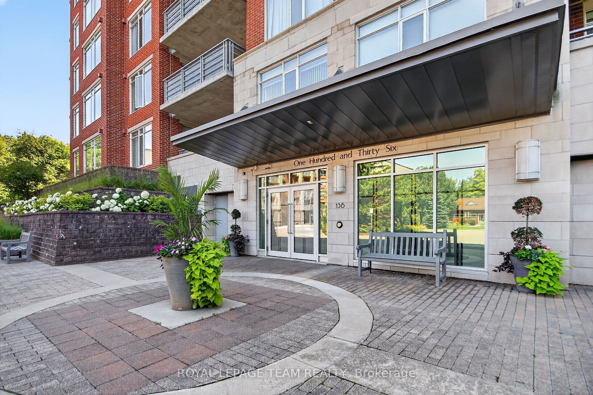 136 Darlington Private 406, Hunt Club - Windsor Park Village and Area, ON K1V 0X6 photo 4