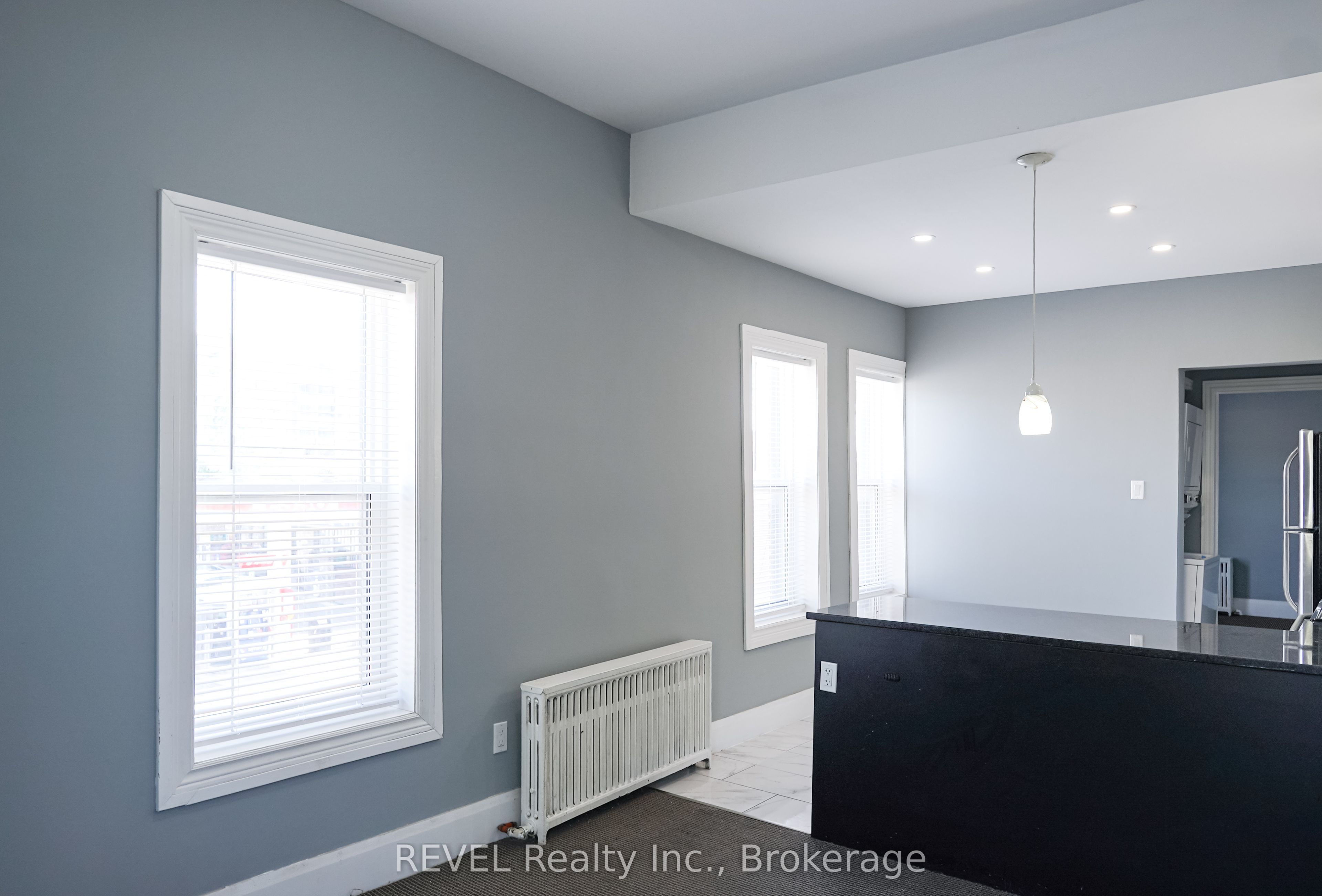 18 Clairmont Street 3, Thorold, ON L2V 1R1 photo 4