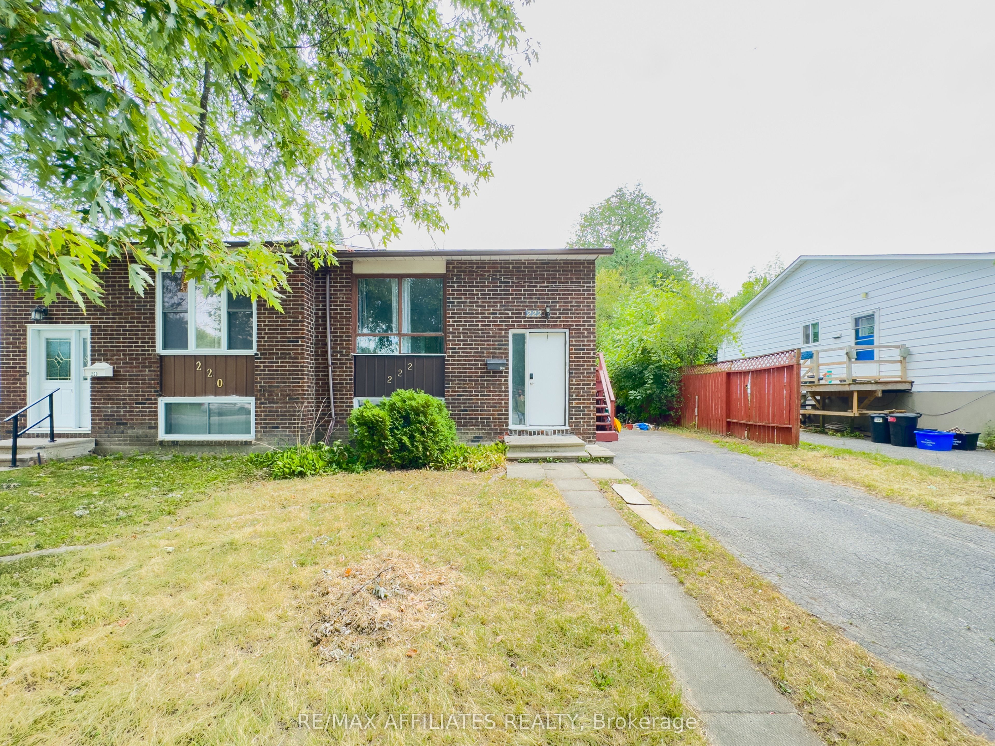 222 Castlefrank Road 1, Kanata, ON K2L 1T5