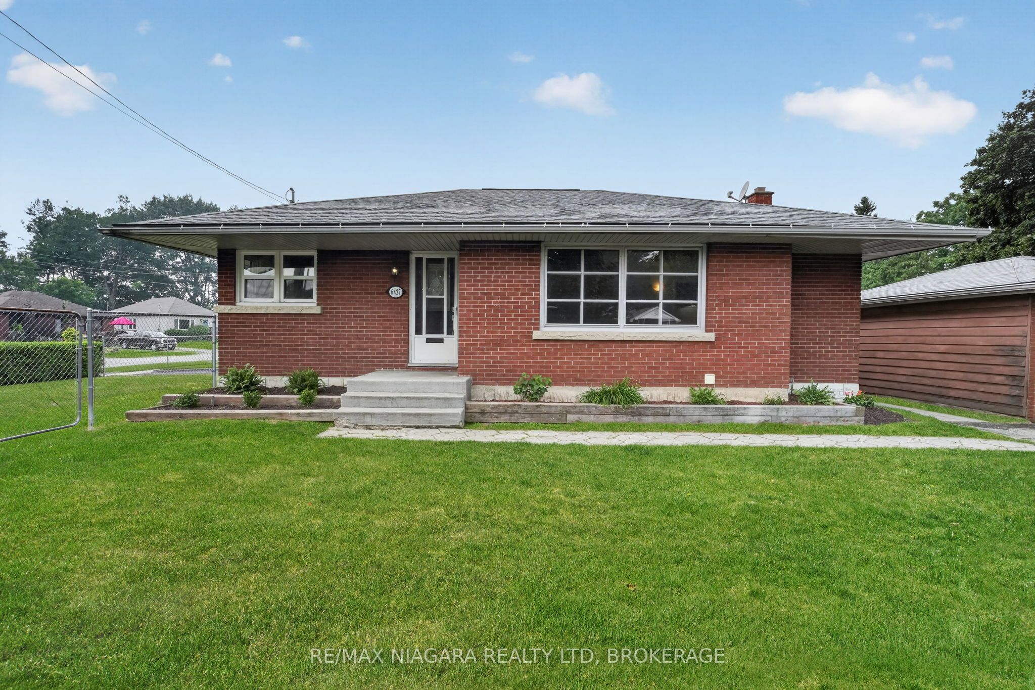 6427 Carlton Avenue, Niagara Falls, ON L2G 5K1 photo 4