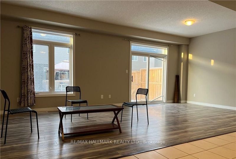 286 Buttonbush Street Main, Waterloo, ON N2V 0B2 photo 5