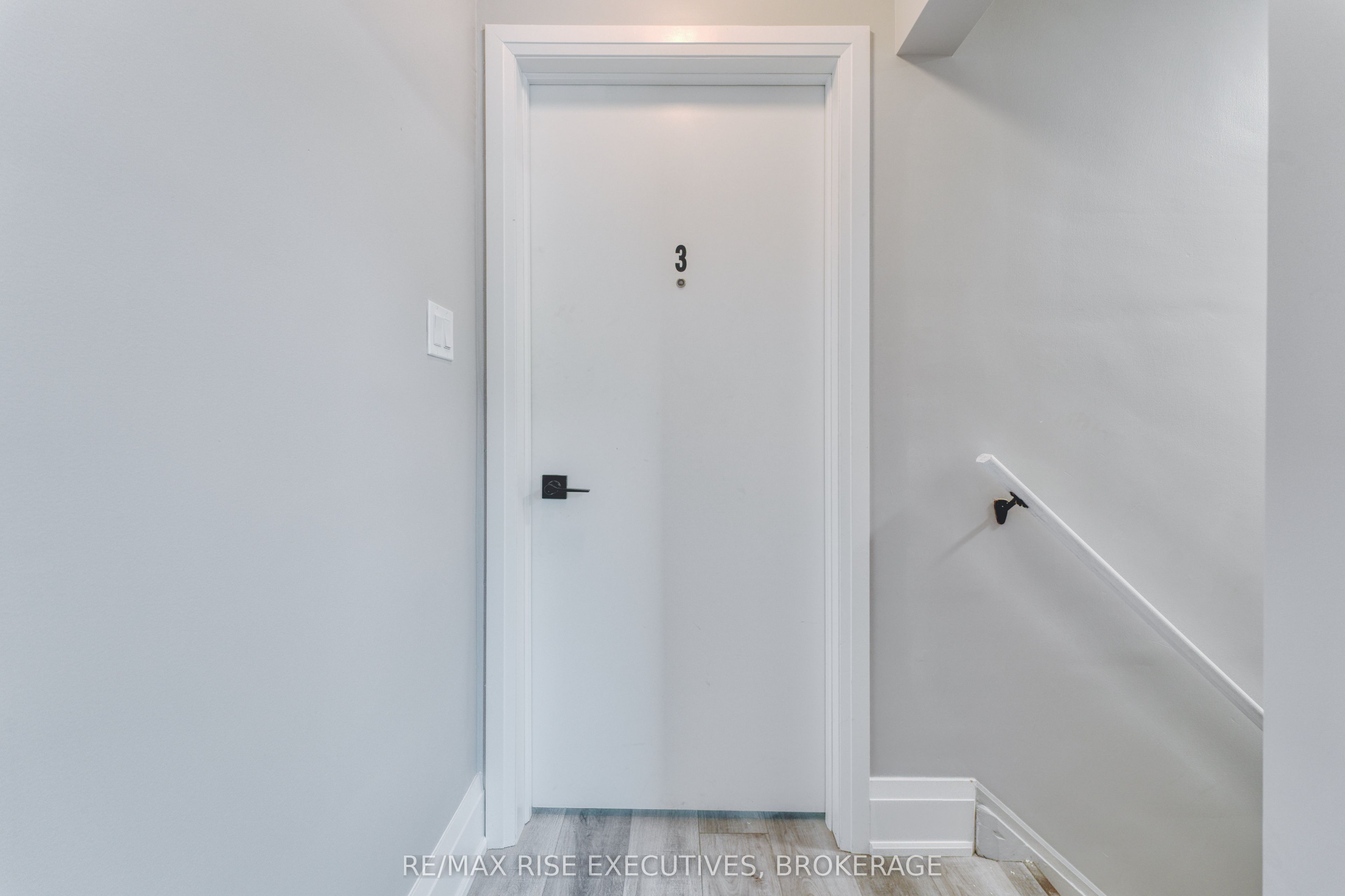 130 Carruthers Avenue 3, Kingston, ON K7L 1M7 photo 4