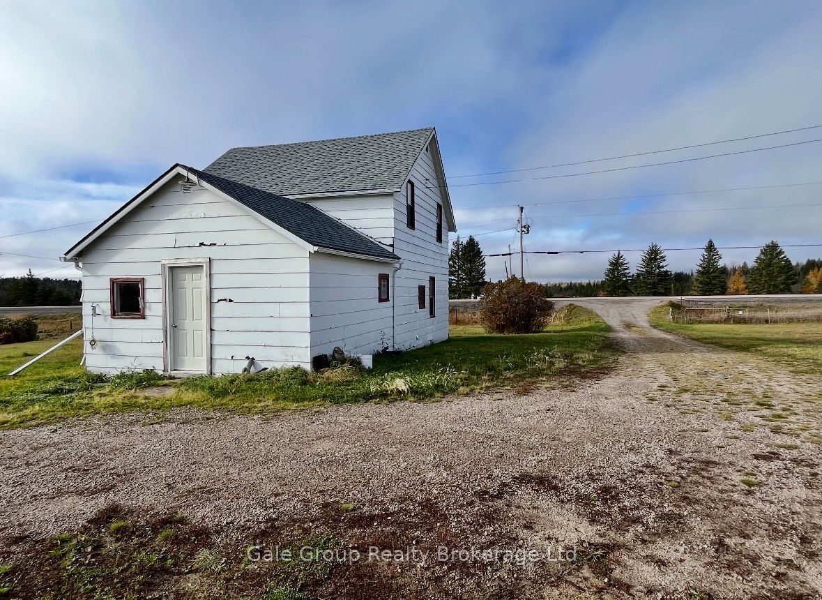 2541 Highway 105 Highway, Kenora, ON P0V 2L0 photo 2