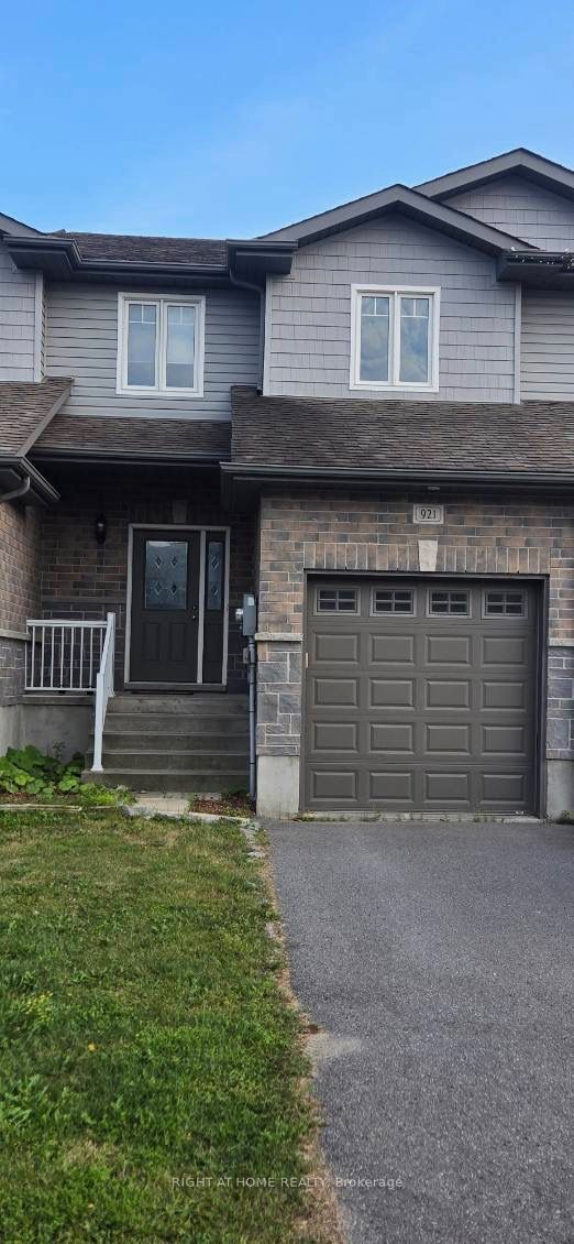 921 Blossom Street, Kingston, ON K7P 0N2 photo 2