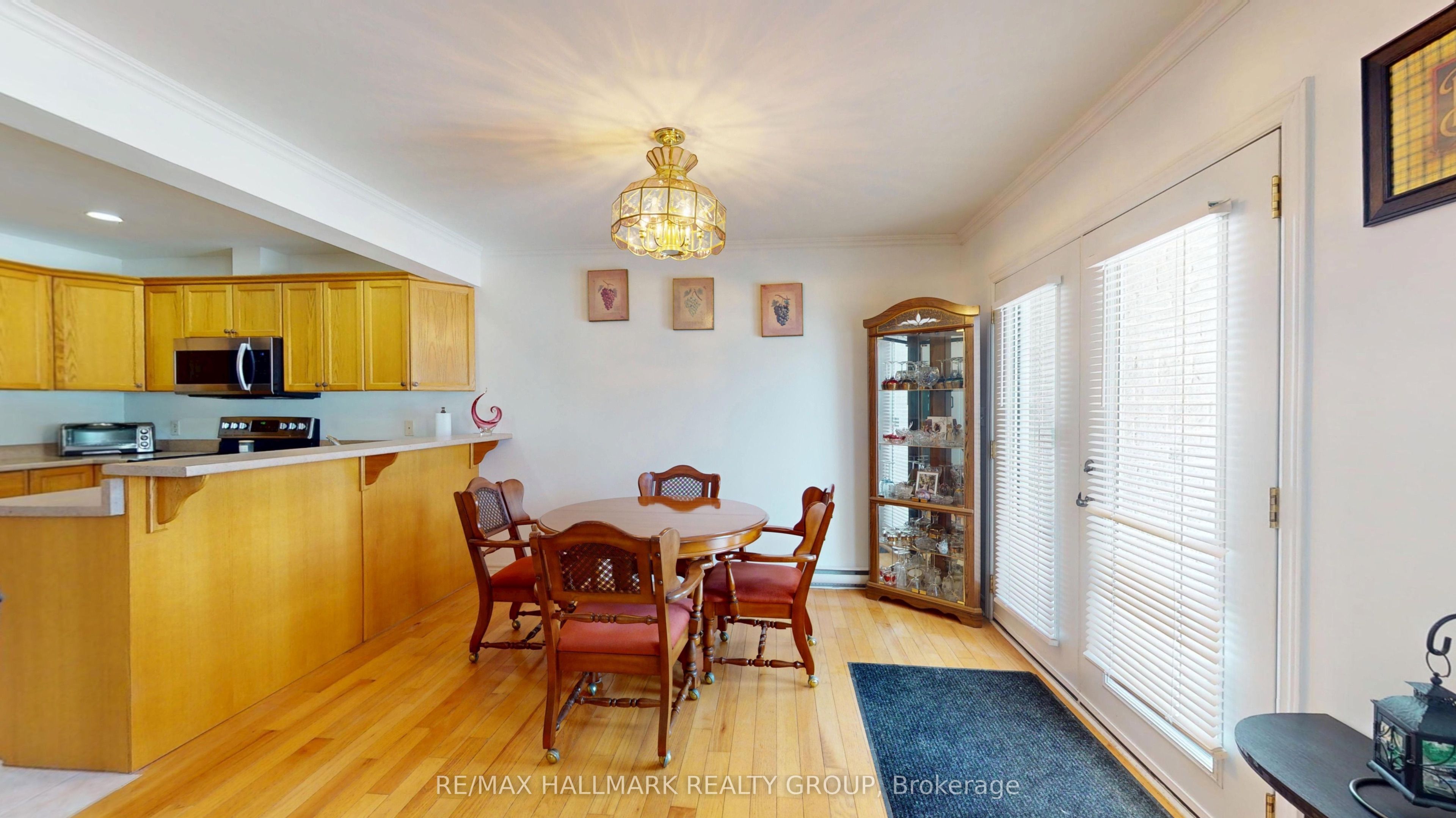 237 Oak Street W 1102, Gananoque, ON K7G 2R5 photo 3