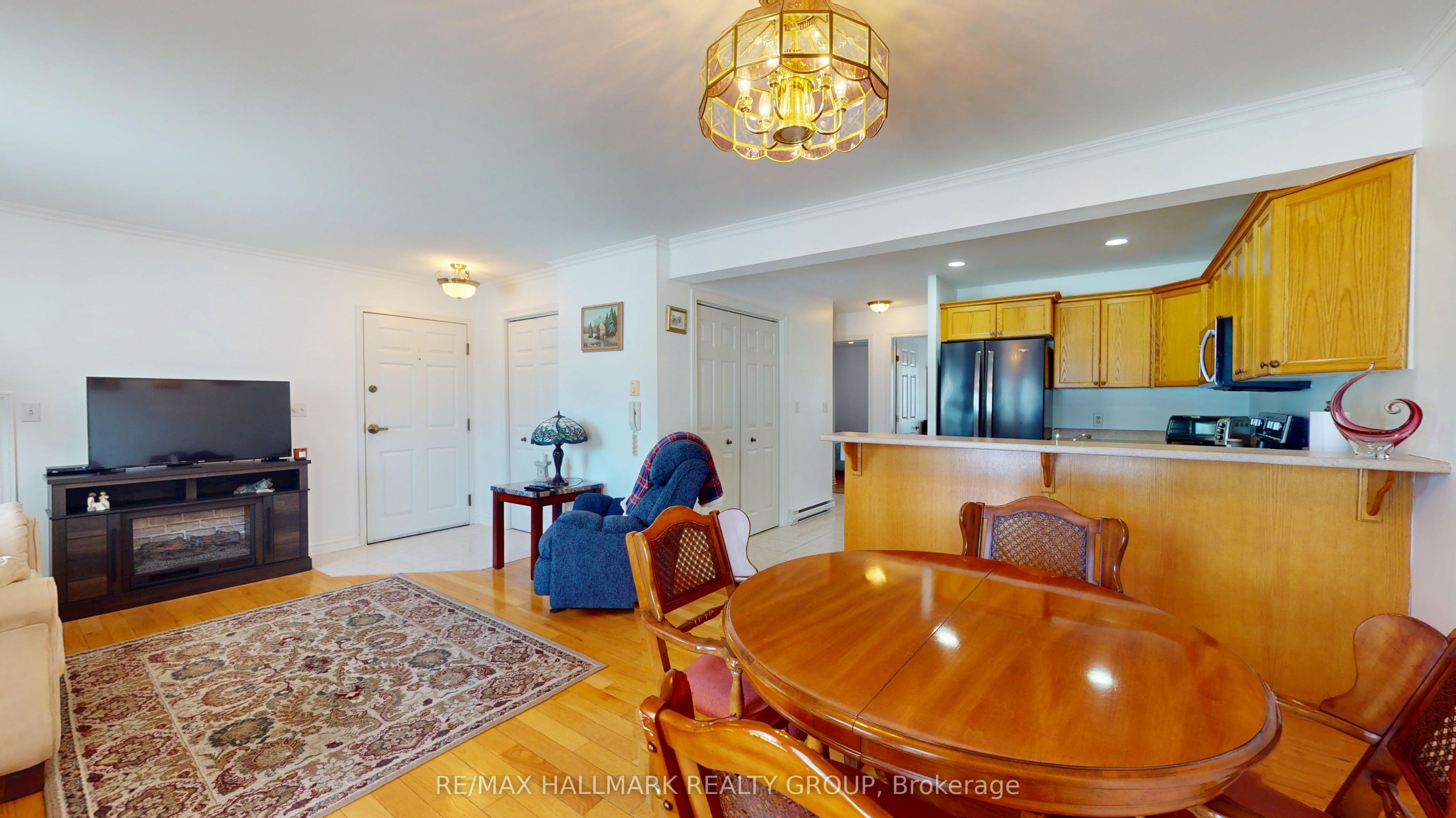 237 Oak Street W 1102, Gananoque, ON K7G 2R5 photo 4