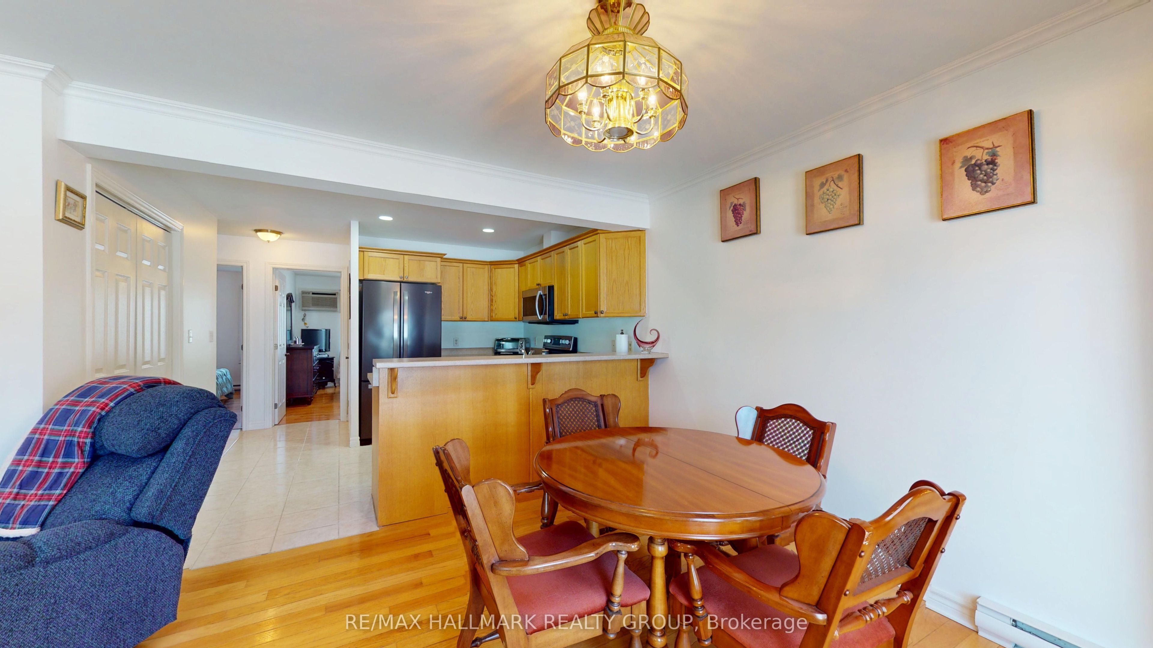 237 Oak Street W 1102, Gananoque, ON K7G 2R5 photo 5