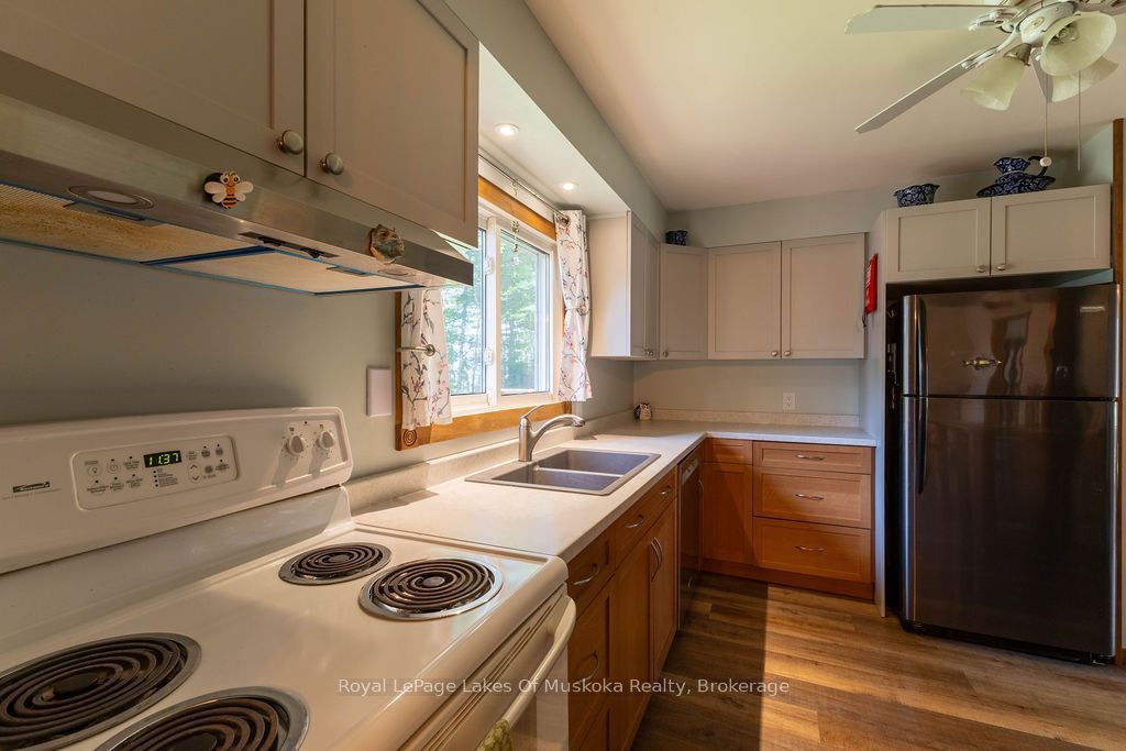 950 Muskoka #3 Road N, Huntsville, ON P1H 1E2 photo 4