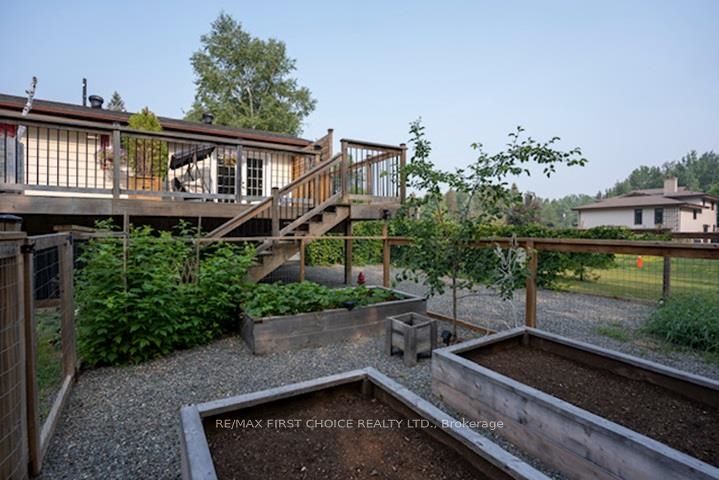 2060 Glenoah Avenue, Thunder Bay, ON P7K 1J1 photo 3