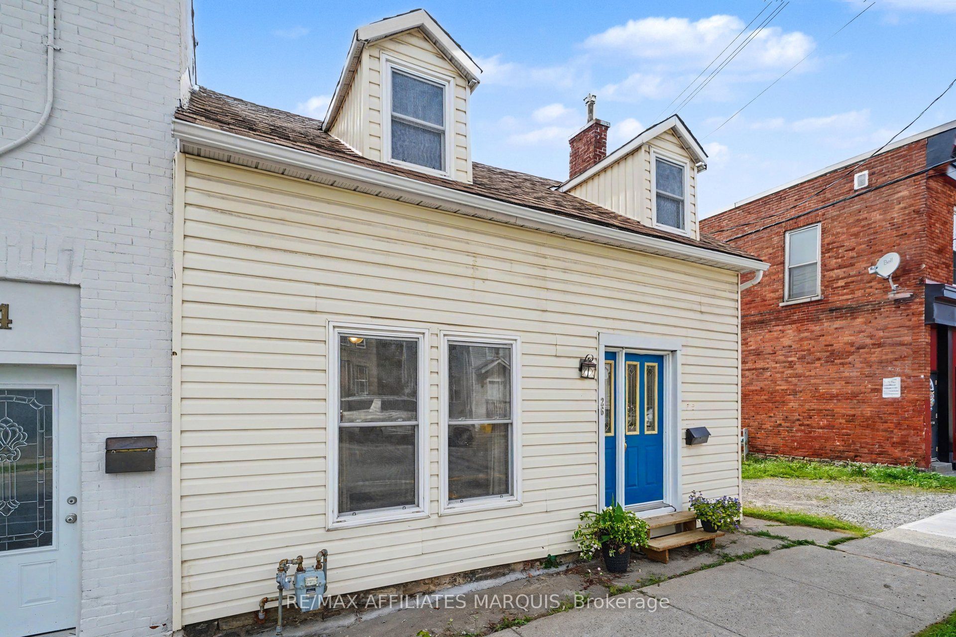 26 Market Street N, Smiths Falls, ON K7A 2E6 photo 2