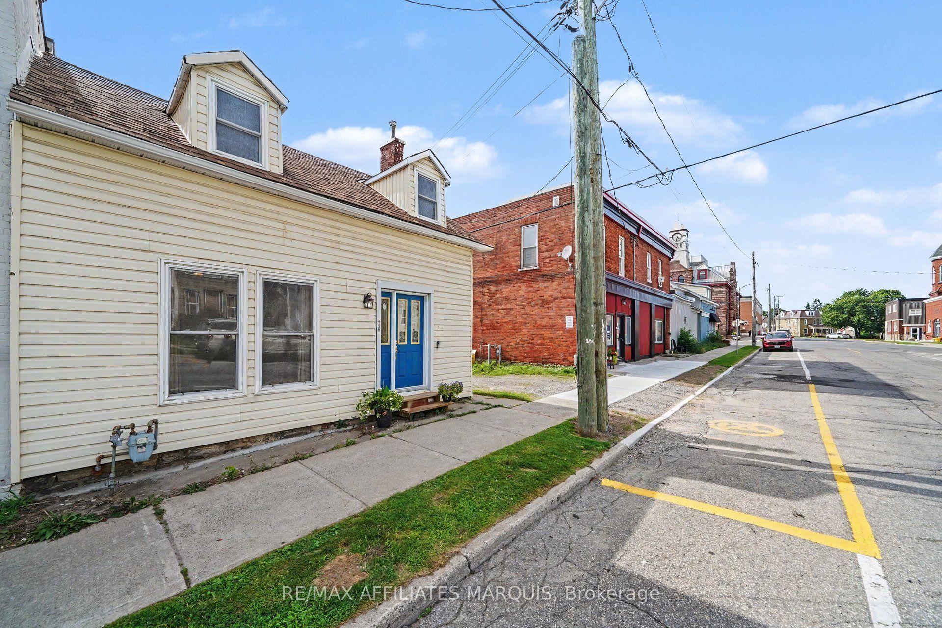 26 Market Street N, Smiths Falls, ON K7A 2E6 photo 3