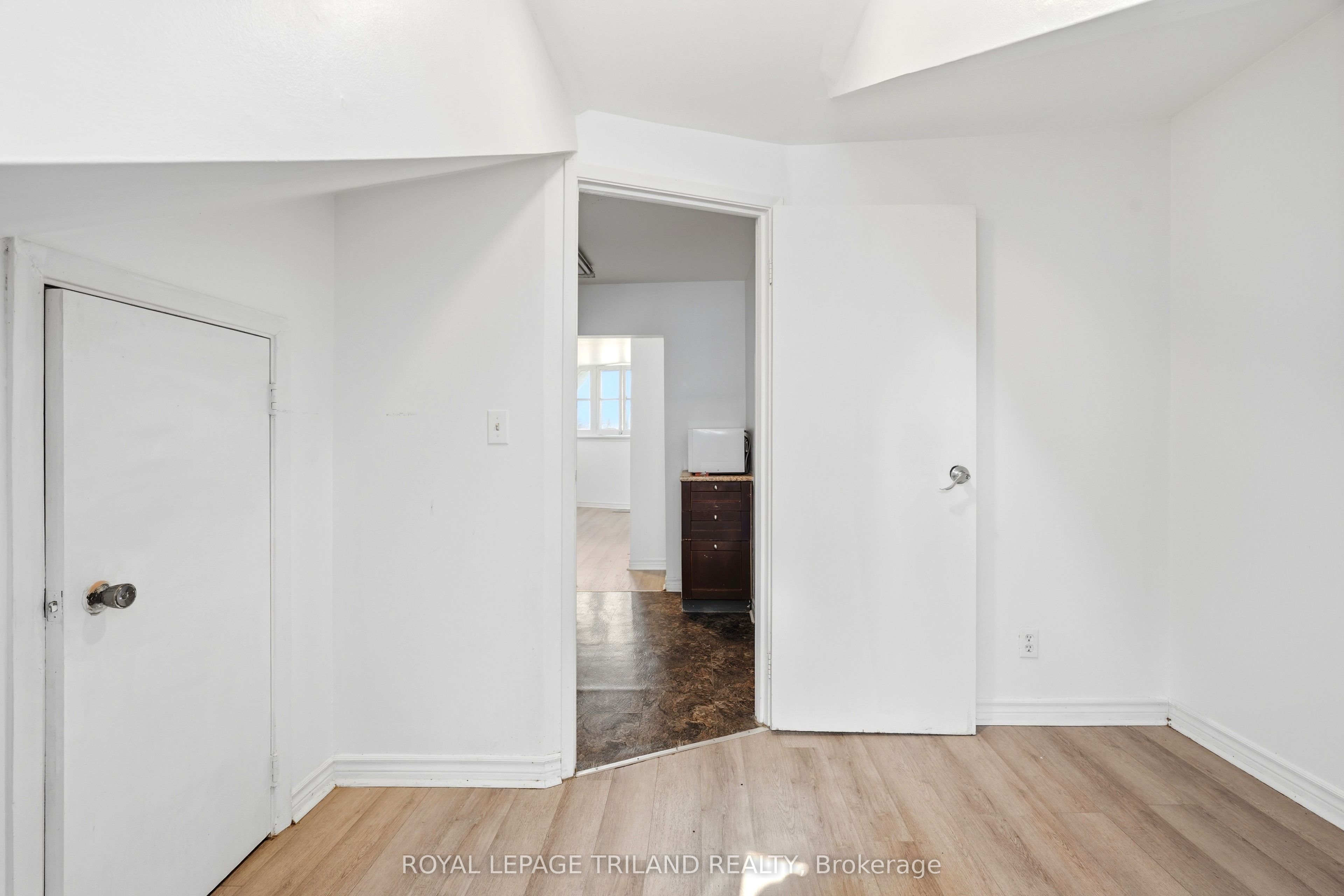 525 Richmond Street 2, London East, ON N6A 3E8 photo 5