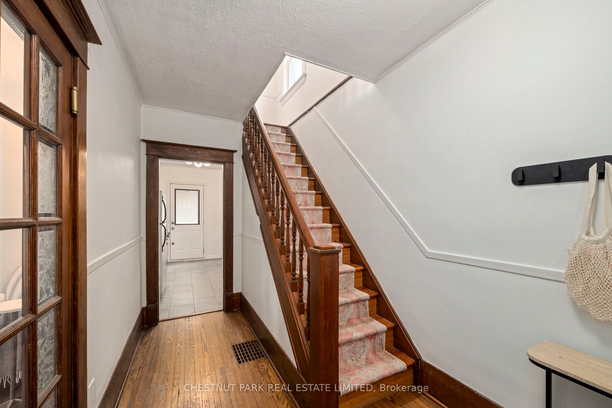 94 Briscoe Street E, London South, ON N6C 1X2 photo 5