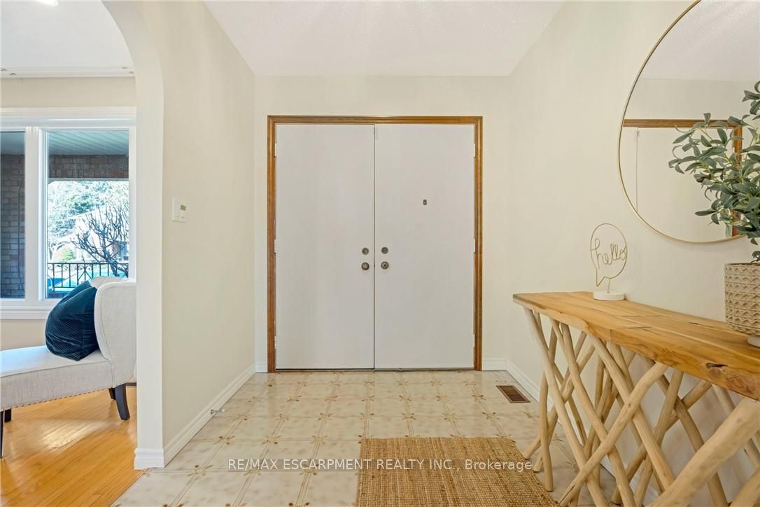 36 Skylark Drive, Hamilton, ON L9A 4Y2 photo 5