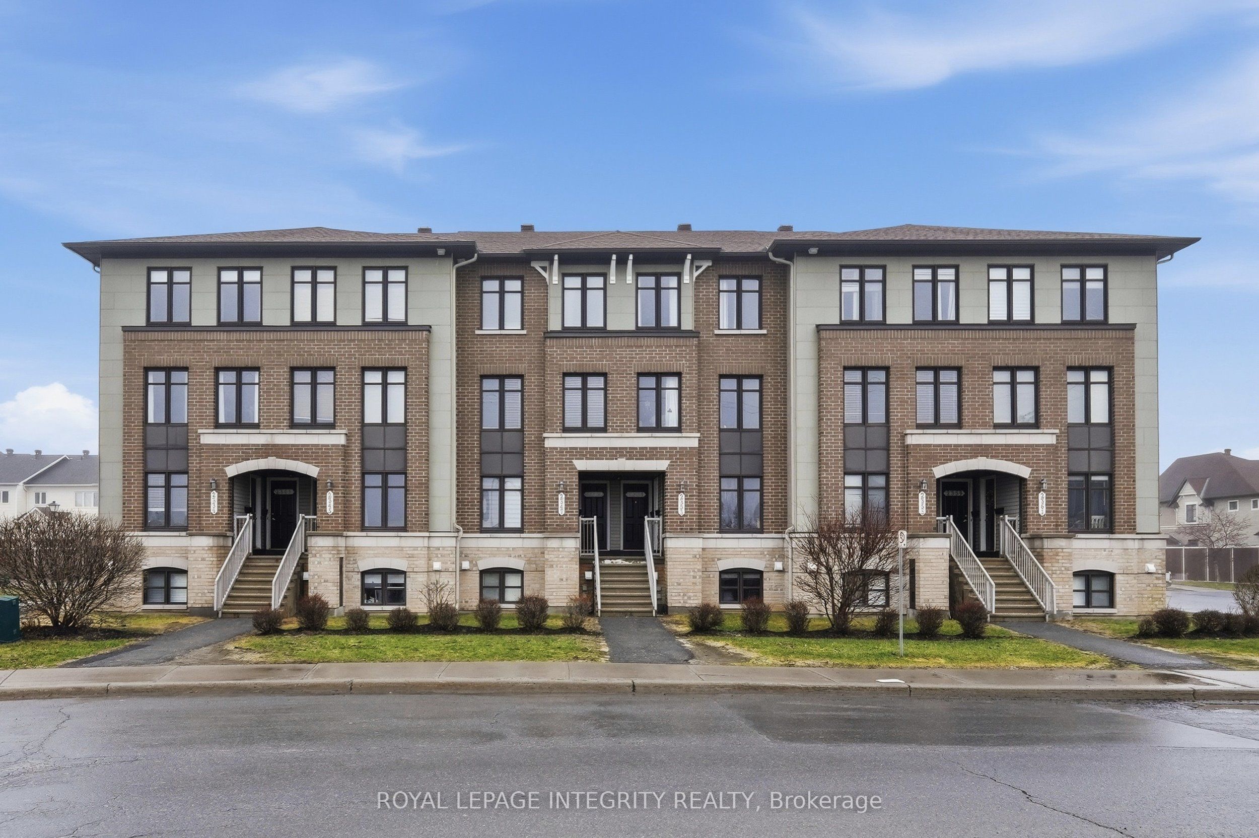 2341 Esprit Drive, Orleans - Cumberland and Area, ON K4A 0T4 photo 3