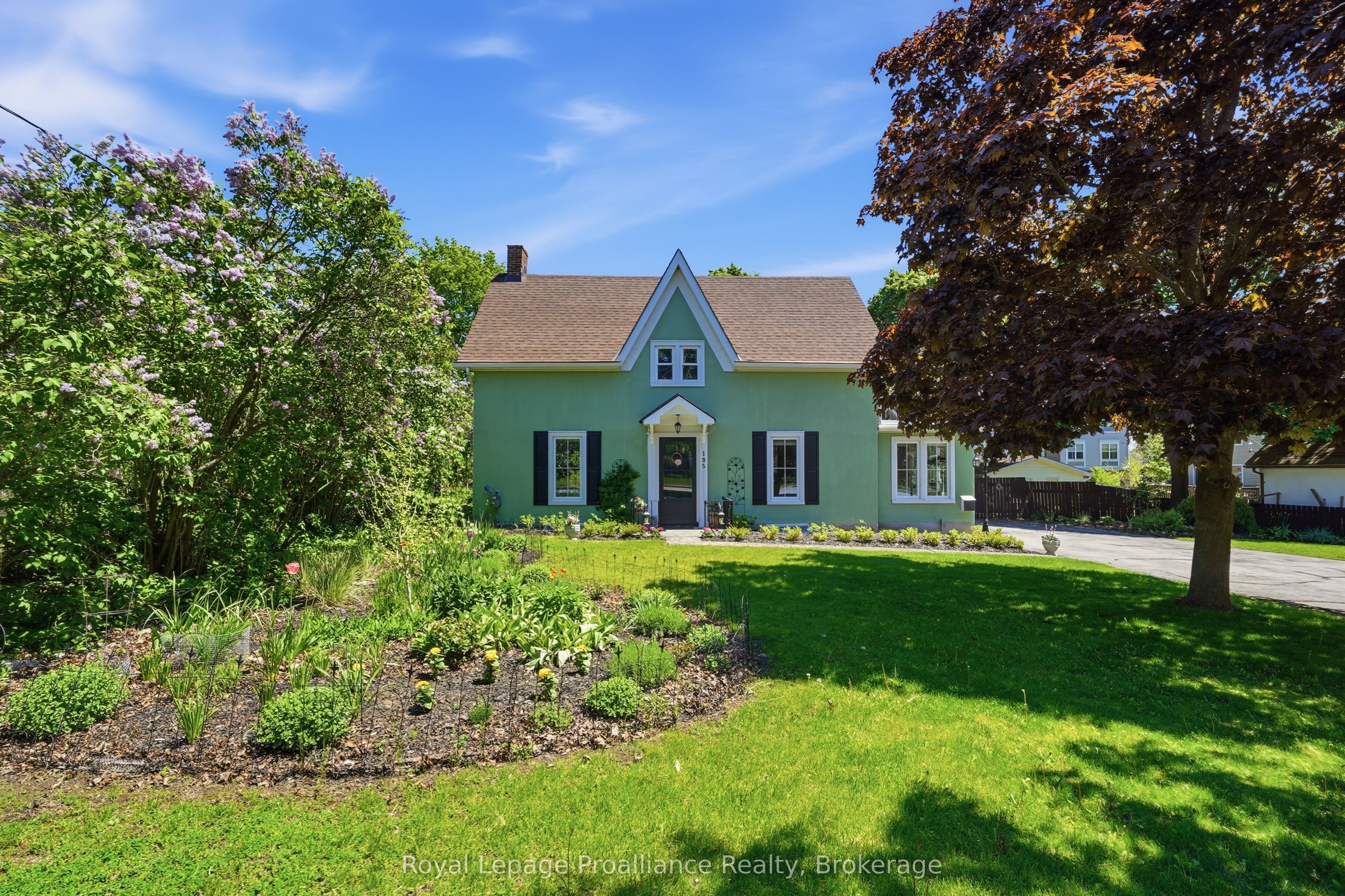 195 Maclellan Avenue, Quinte West, ON K8V 5J5 photo 3