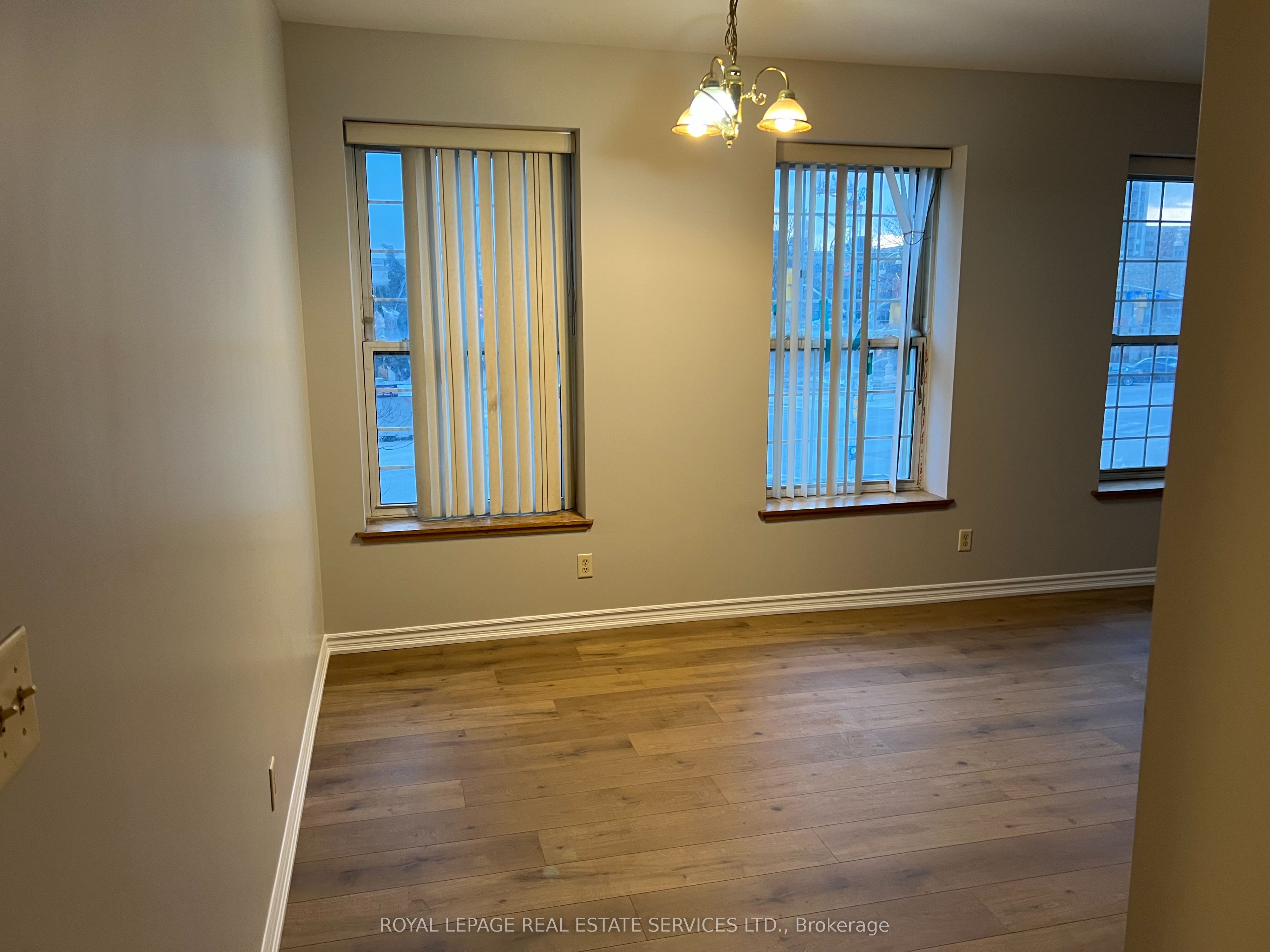 51 WYNDHAM Street N 305, Guelph, ON N1H 4E4 photo 5