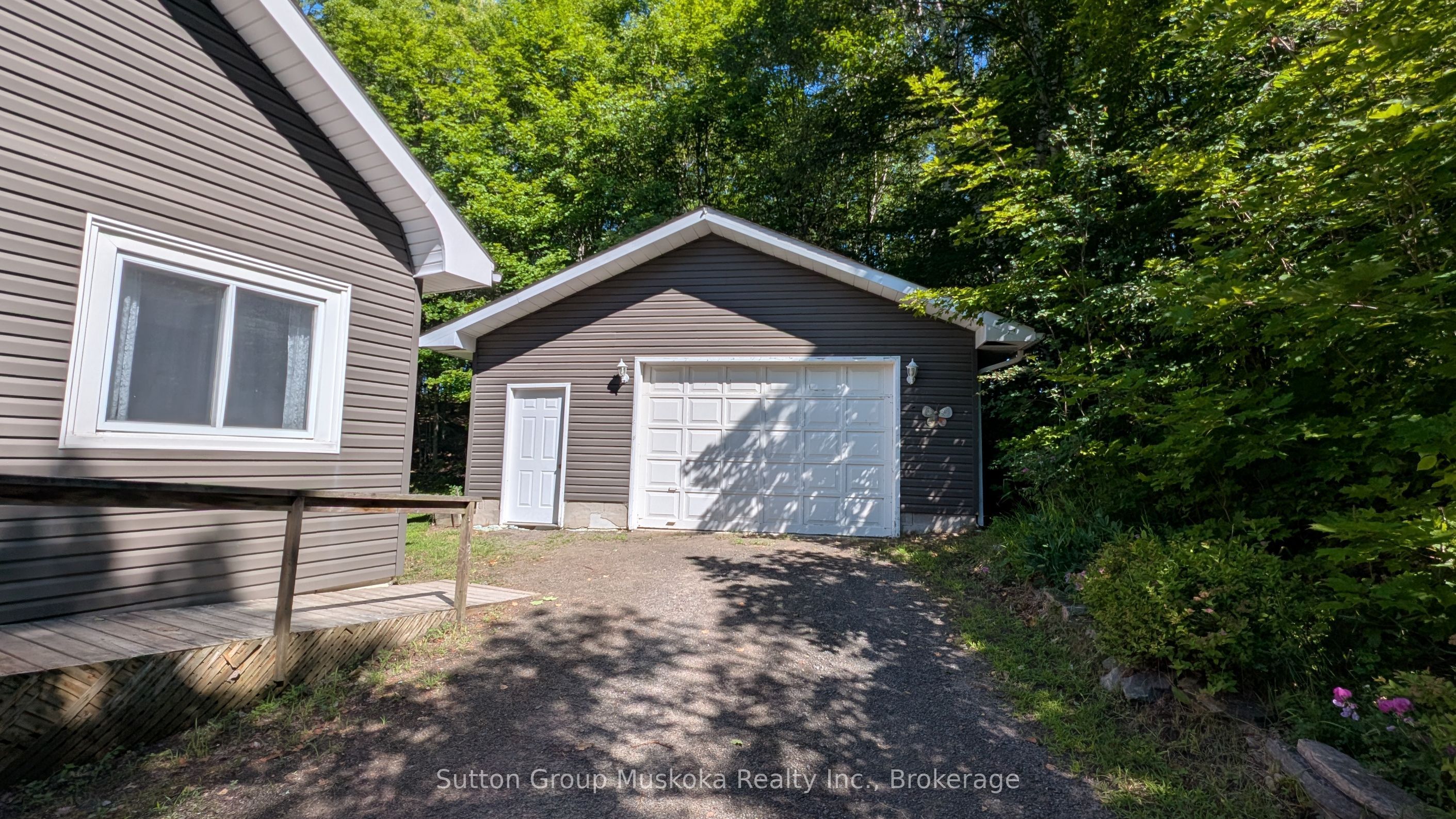 66 Hanes Road, Huntsville, ON P1H 1M3