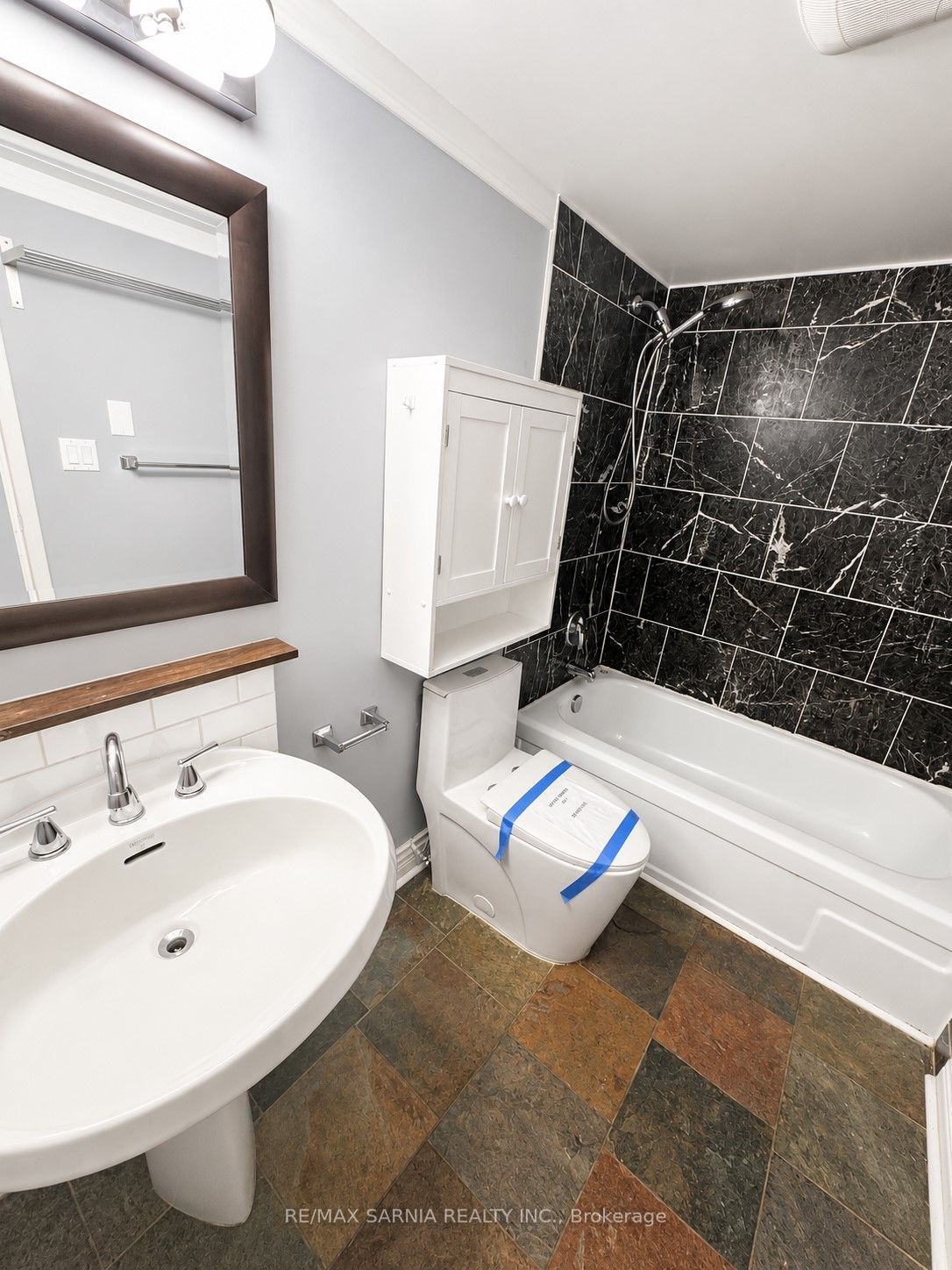 8591 Riverside Drive E 709, Windsor, ON N8S 1G3 photo 5