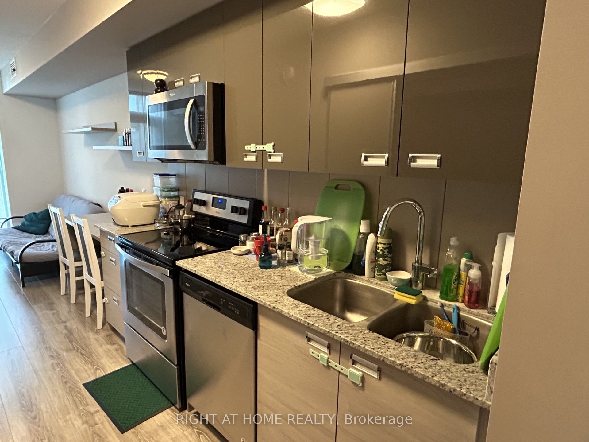 250 Albert Street 505, Waterloo, ON N2L 0H5 photo 4