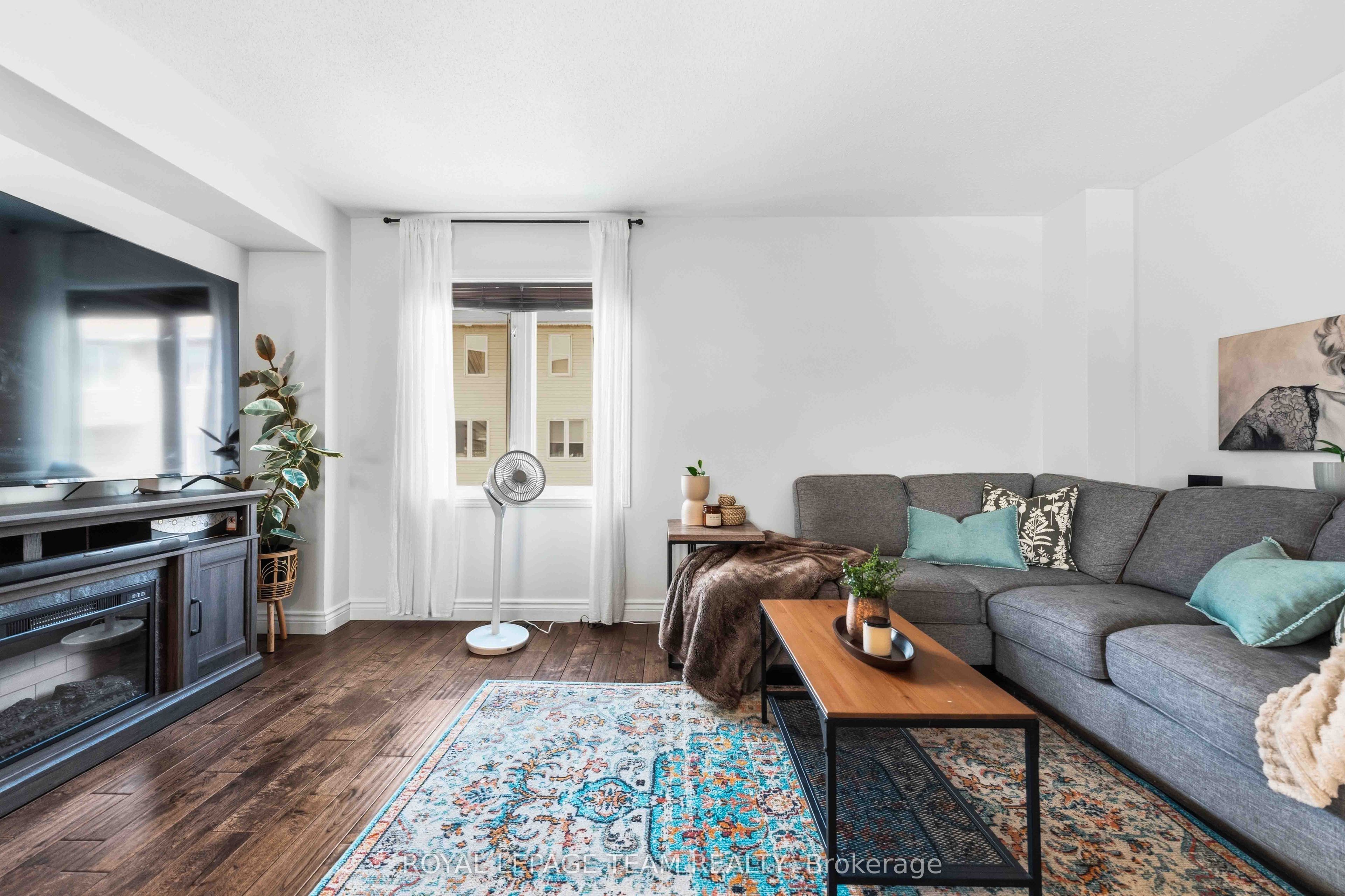 358 Moffatt Pond Court, Barrhaven, ON K2J 0C7 photo 4