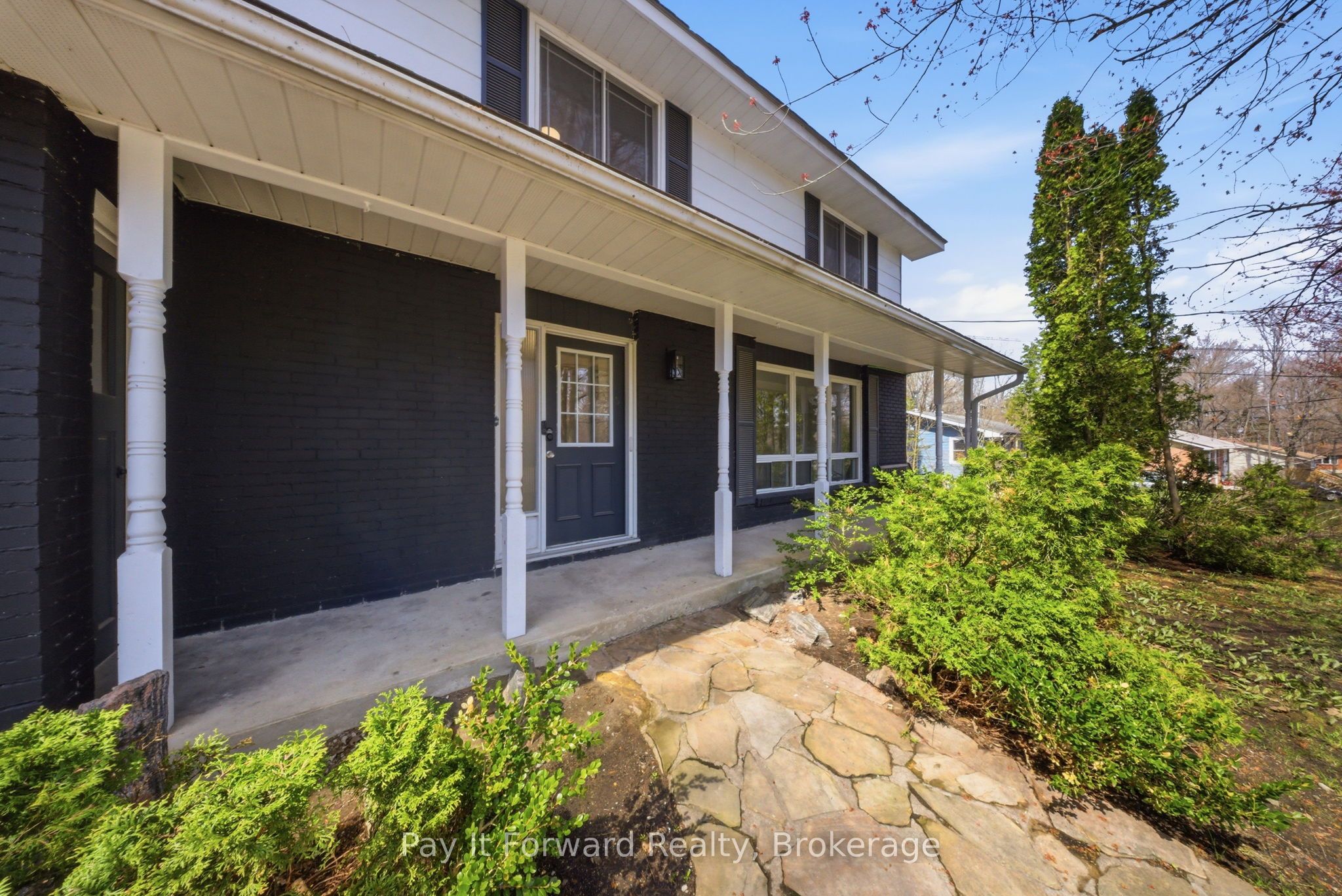 1025 Aberdeen Street, Muskoka Lakes, ON P0C 1A0 photo 3