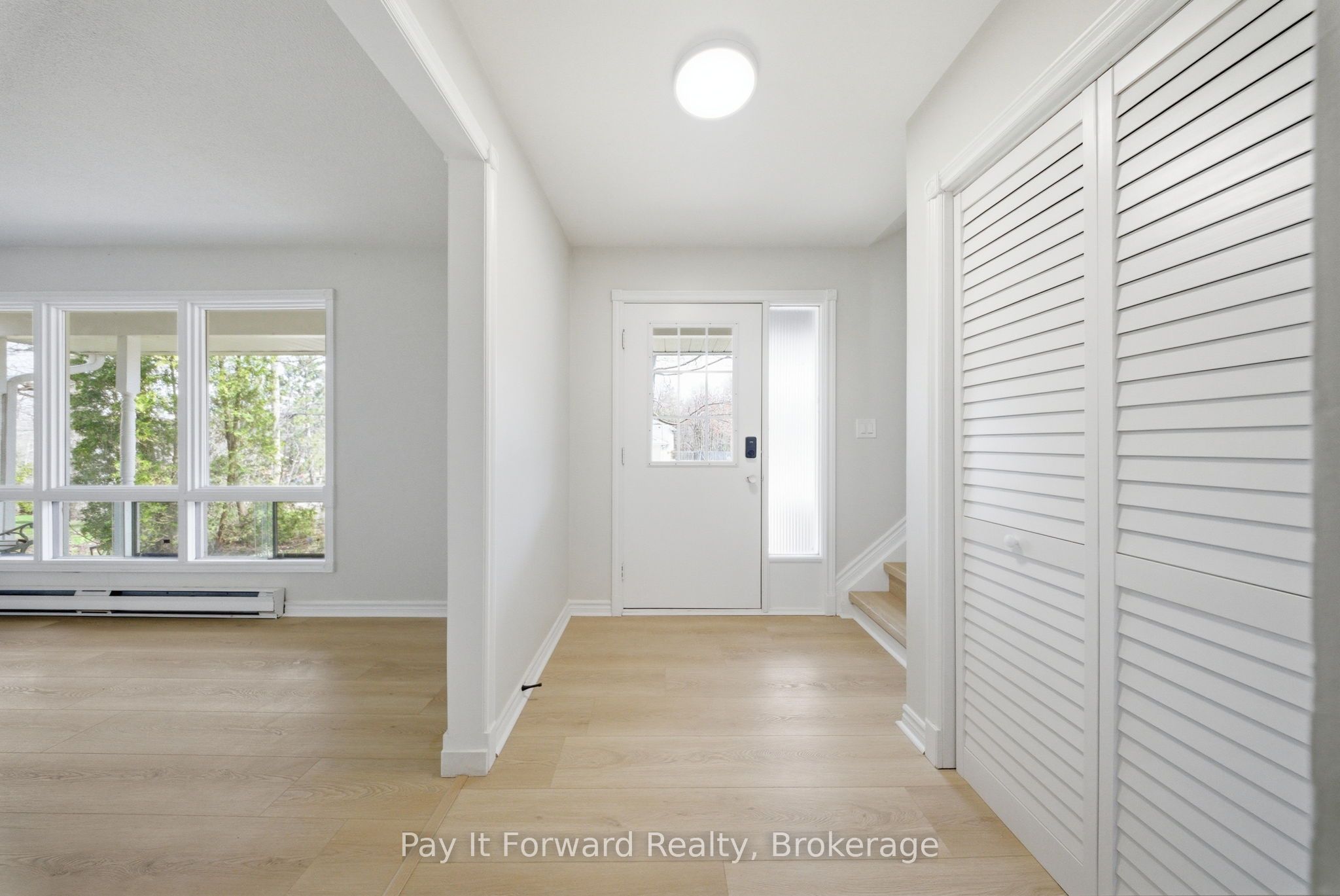 1025 Aberdeen Street, Muskoka Lakes, ON P0C 1A0 photo 4