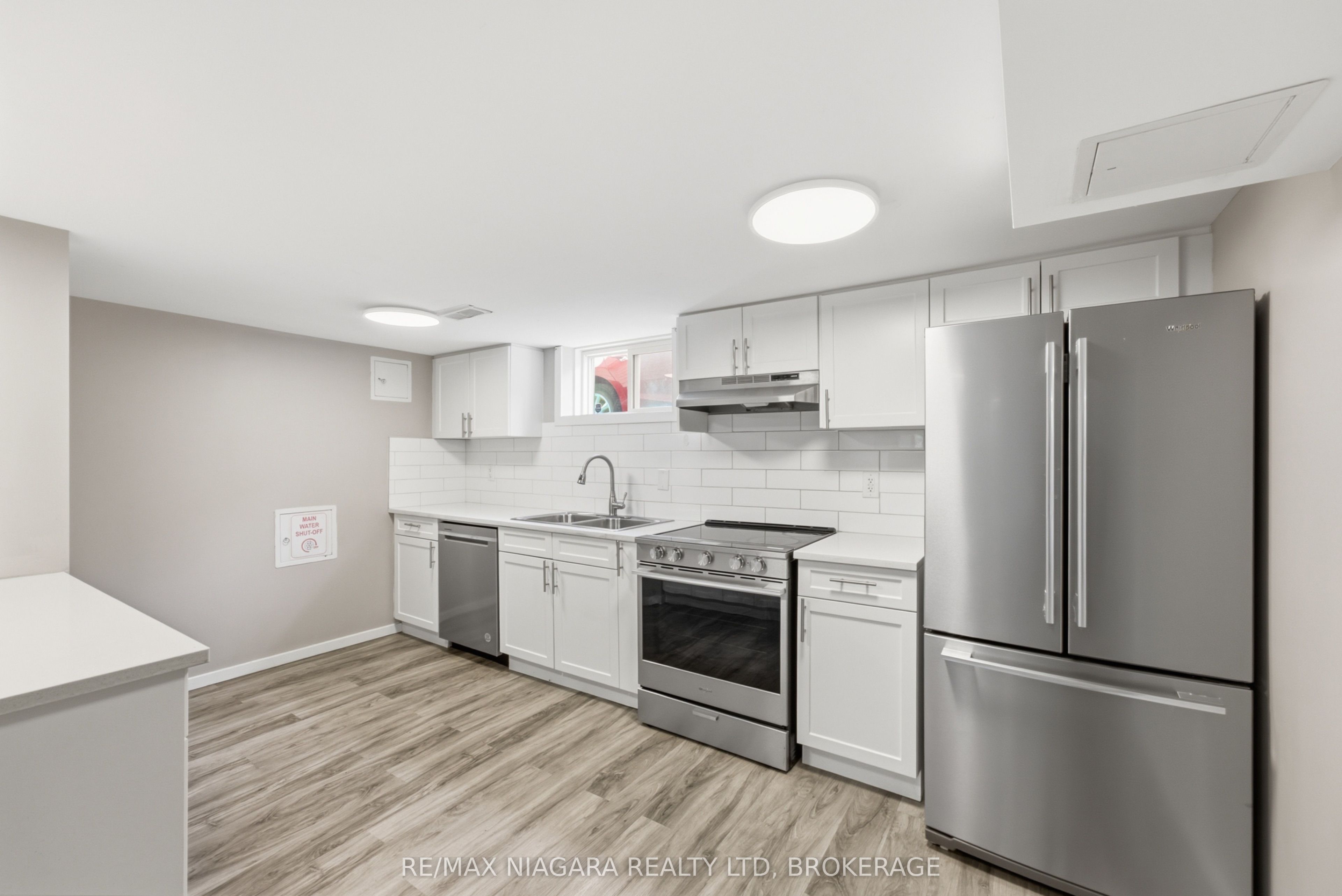 250 Grantham Avenue Basement, St. Catharines, ON L2M 4Z5 photo 3