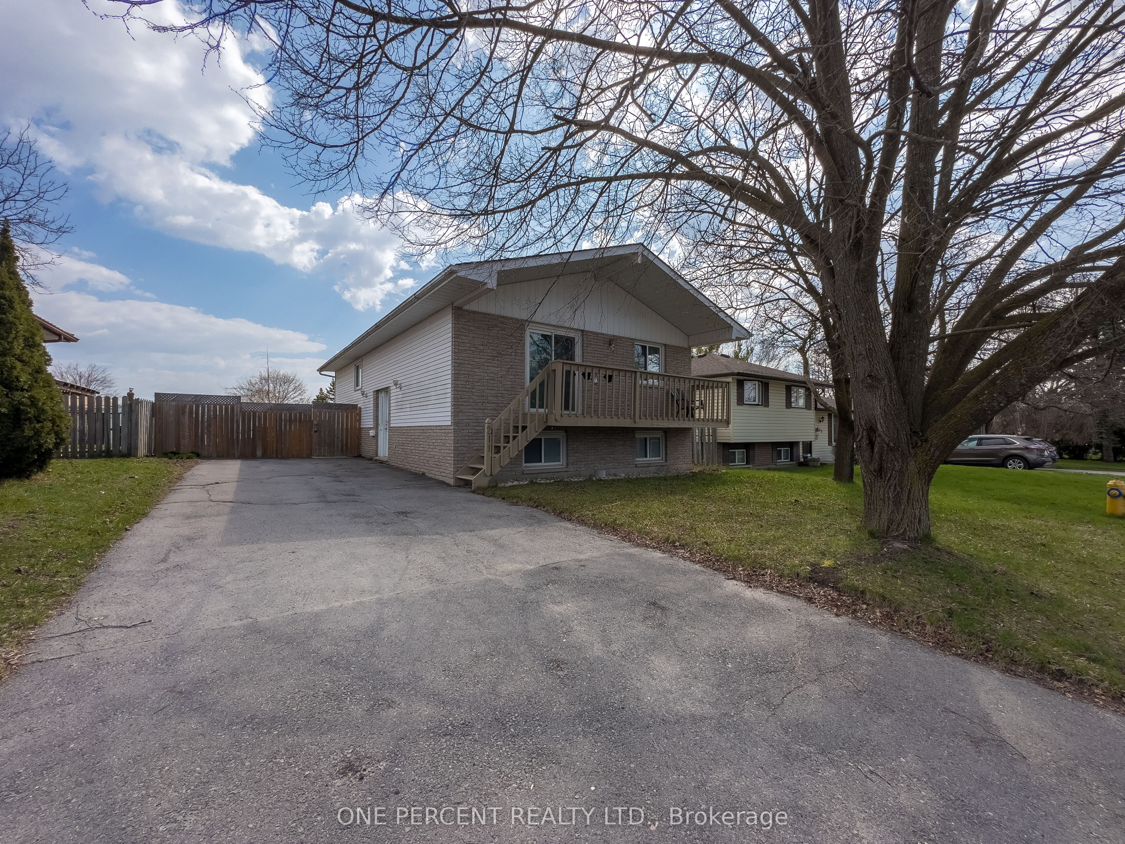 211 REID Street, Quinte West, ON K8V 5W4 photo 2