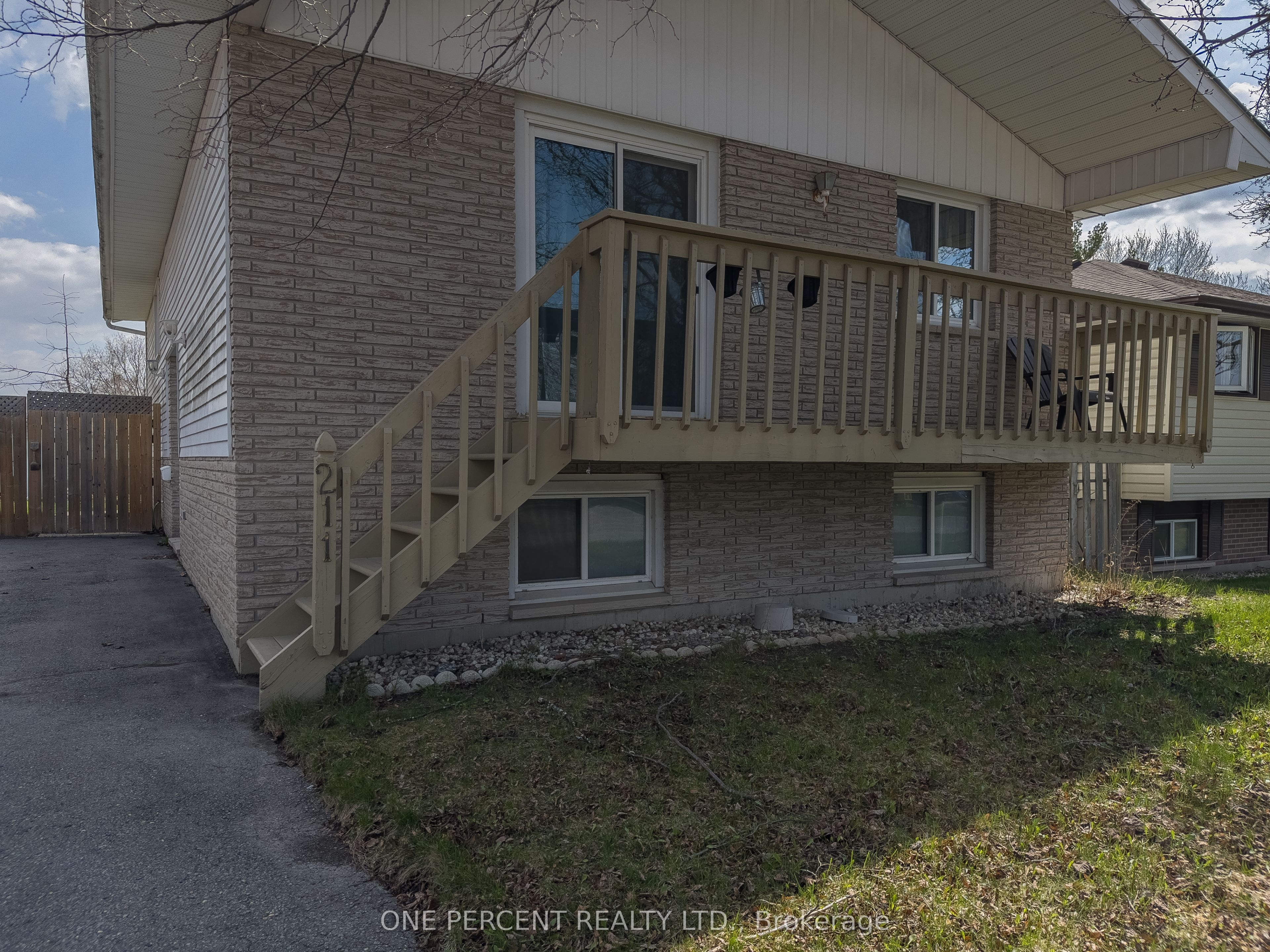 211 REID Street, Quinte West, ON K8V 5W4 photo 3