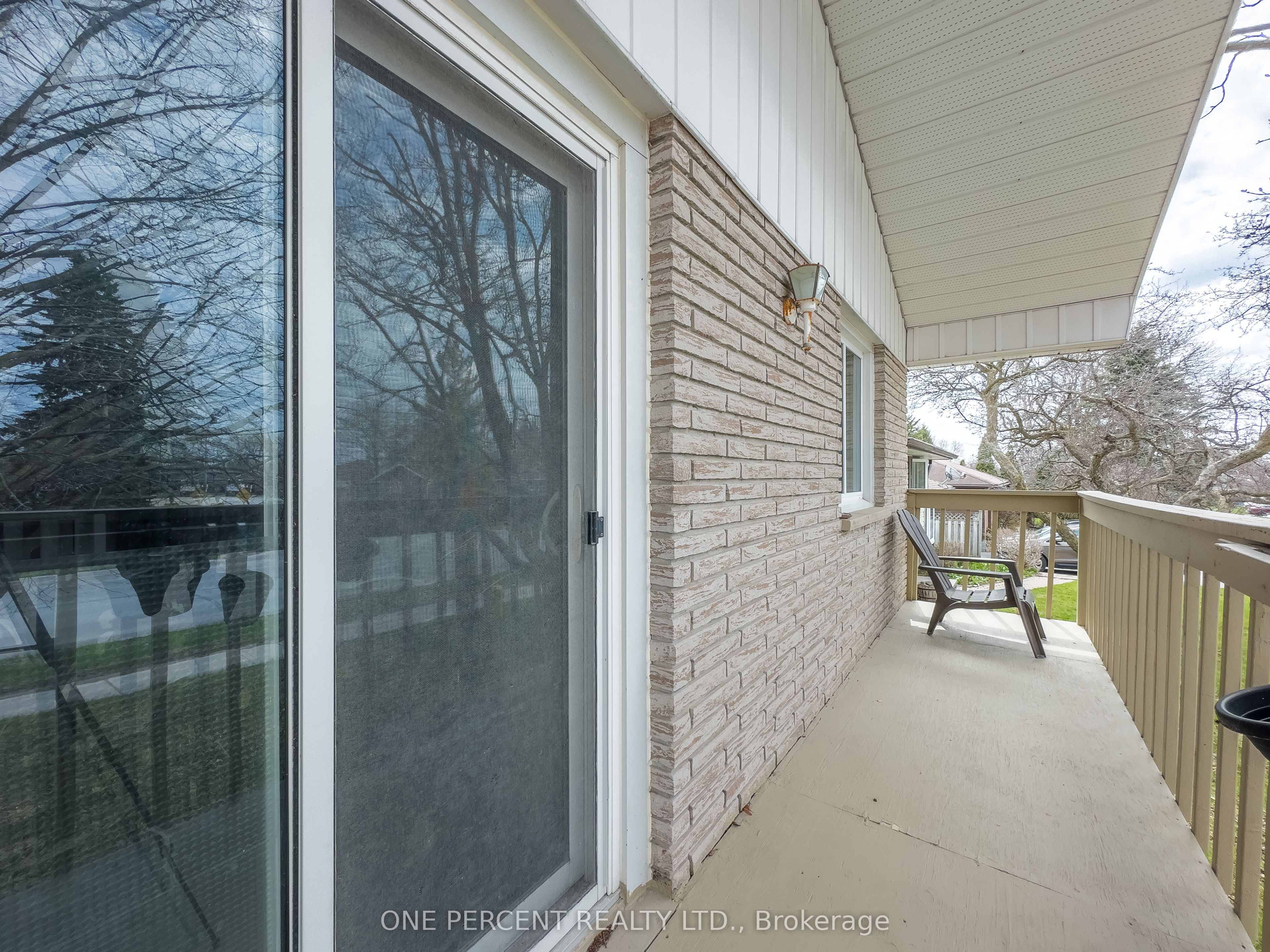 211 REID Street, Quinte West, ON K8V 5W4 photo 4