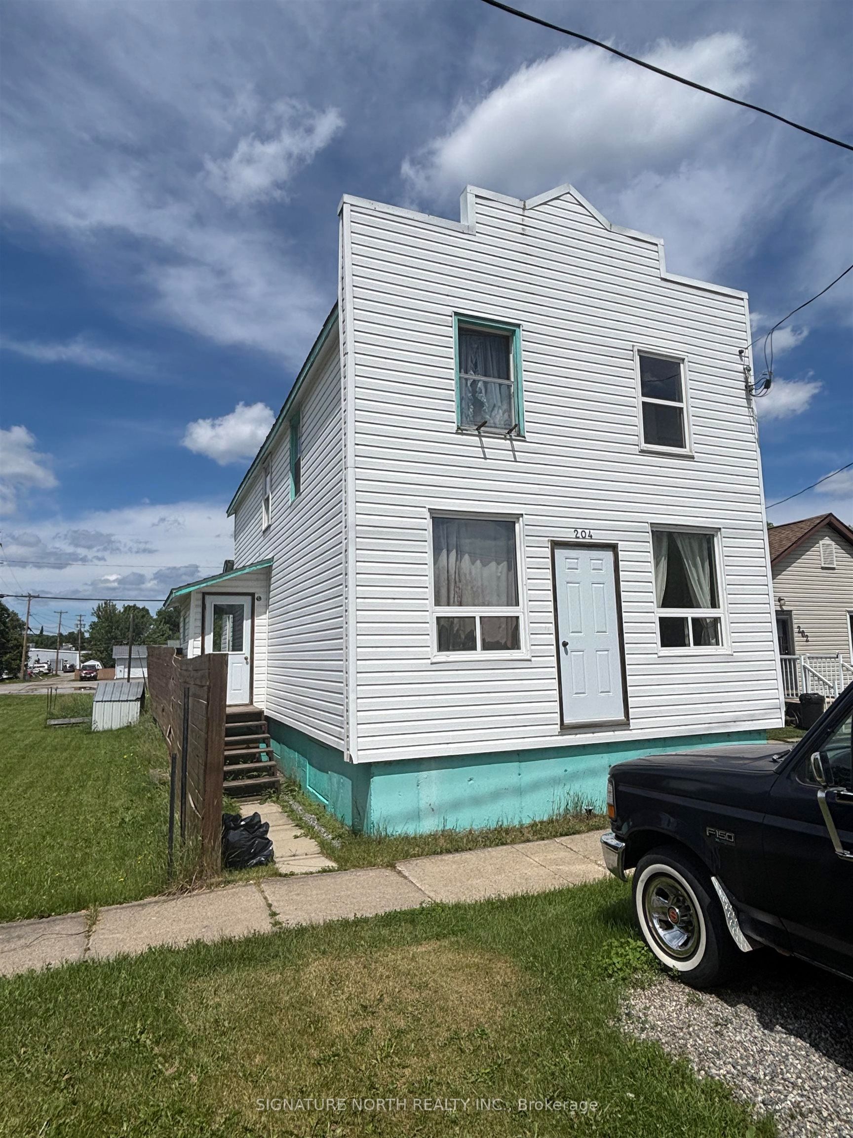 204 Mackenzie Ave. W., Atikokan, ON P0T 1C0 photo 2