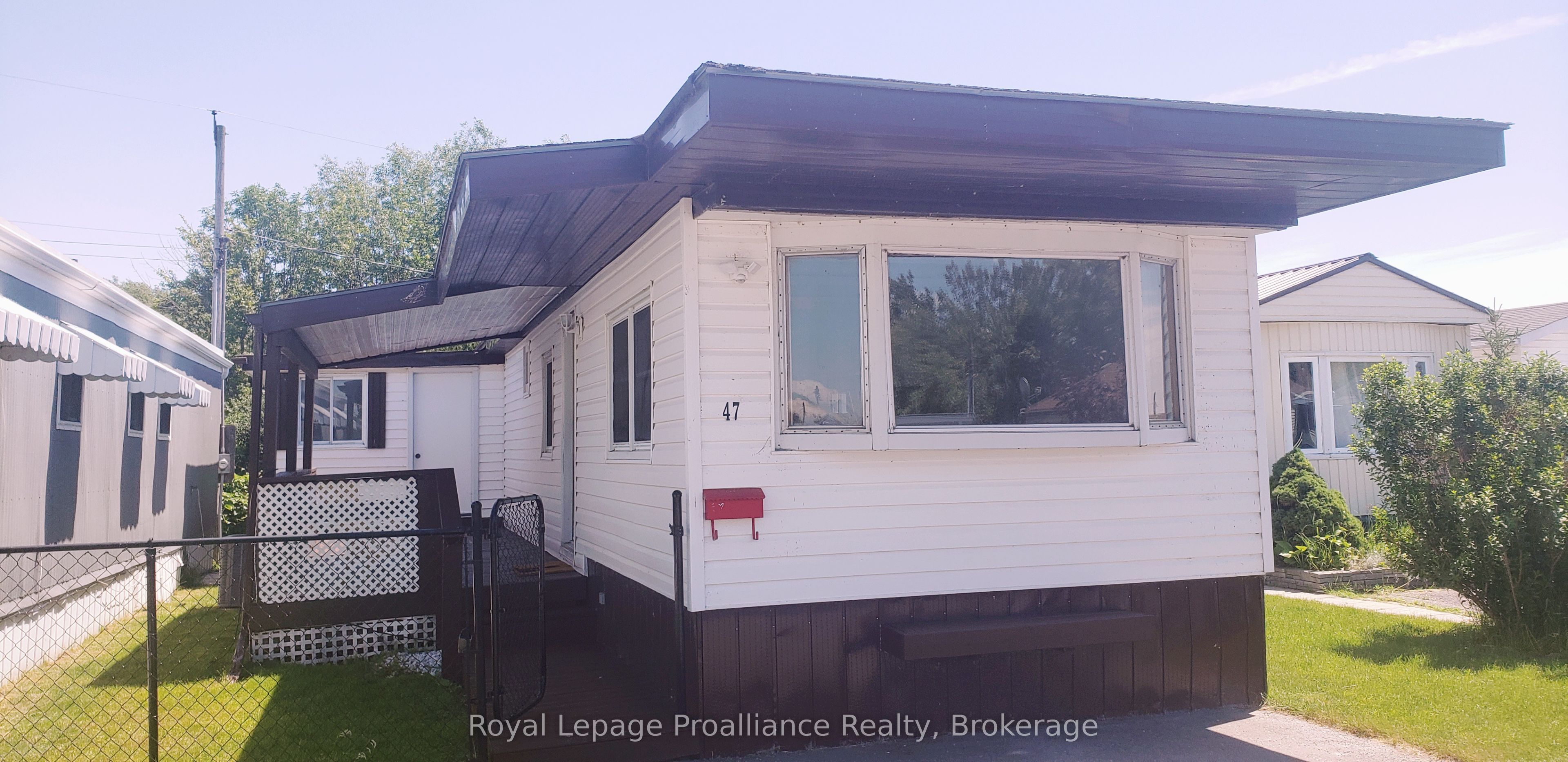 311 Dundas Street E 47, Quinte West, ON K8V 3E5 photo 3