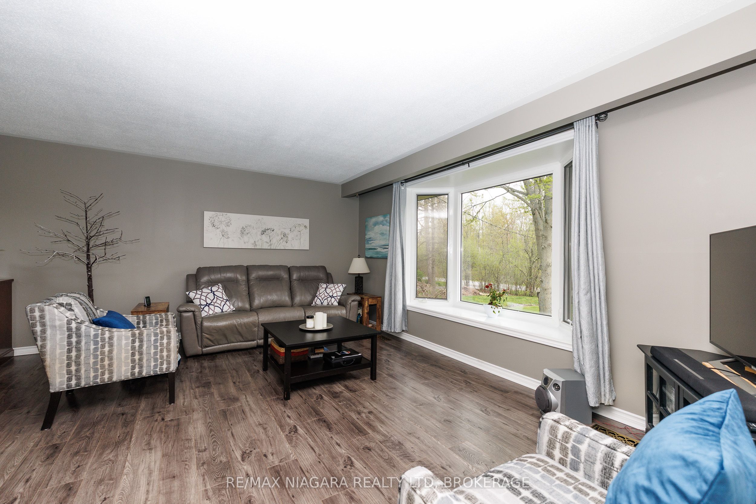 1506 Ott Road, Fort Erie, ON L0S 1S0 photo 4